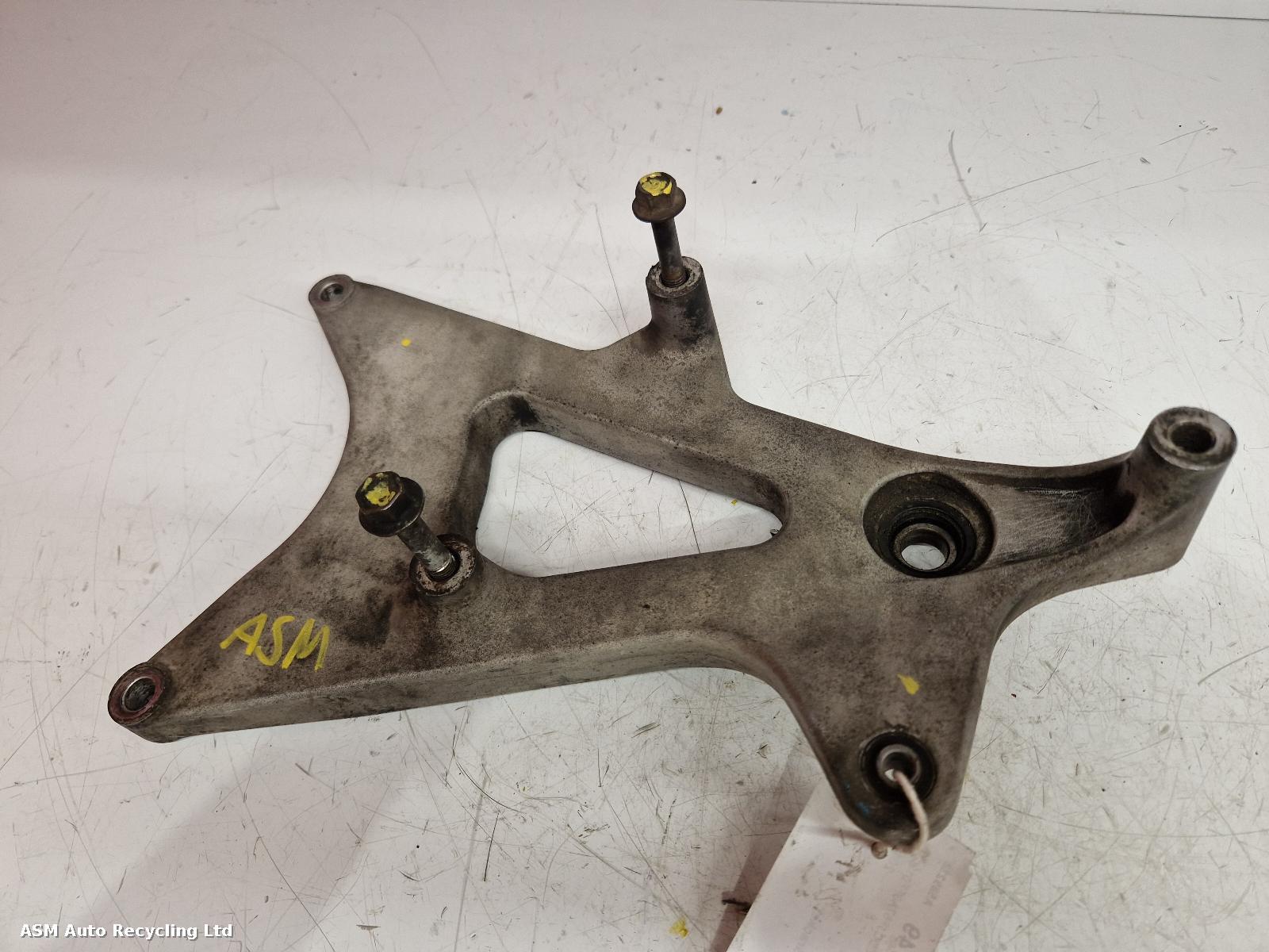 View Auto part Misc Bracket Honda Ww 2014