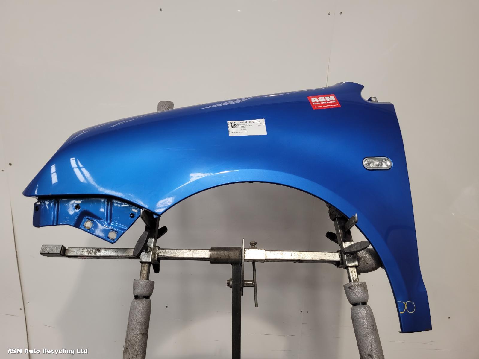 View Auto part L Wing Volkswagen Polo 2005