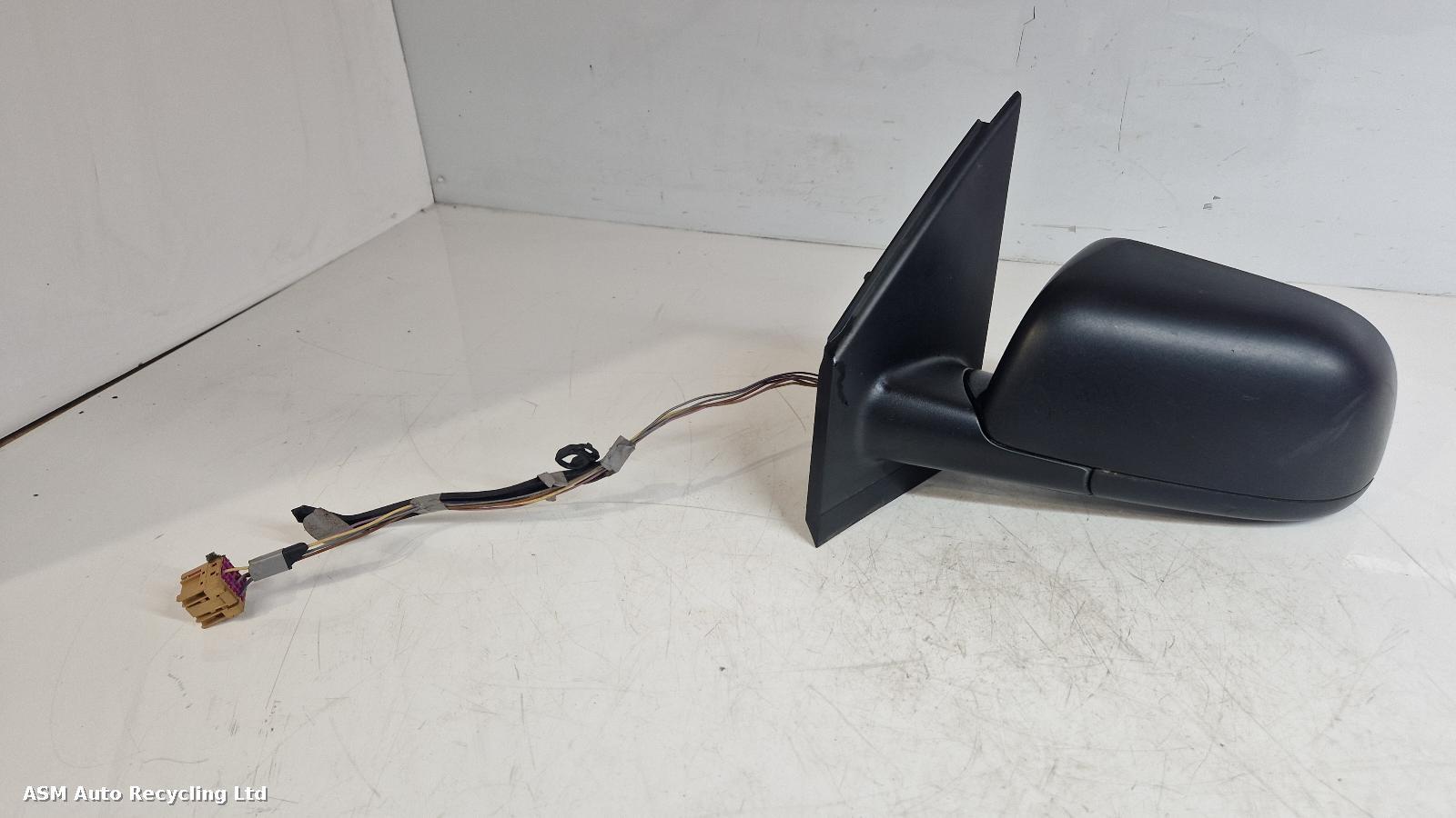View Auto part L Door Mirror Volkswagen Polo 2005
