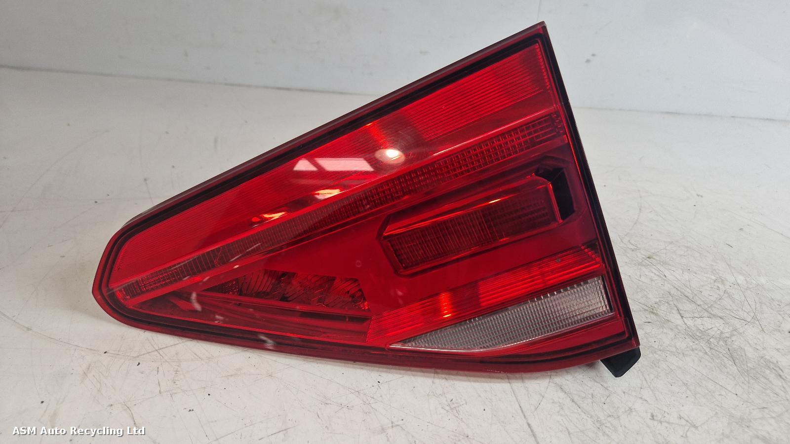 View Auto part R Taillight Volkswagen Touran 2016