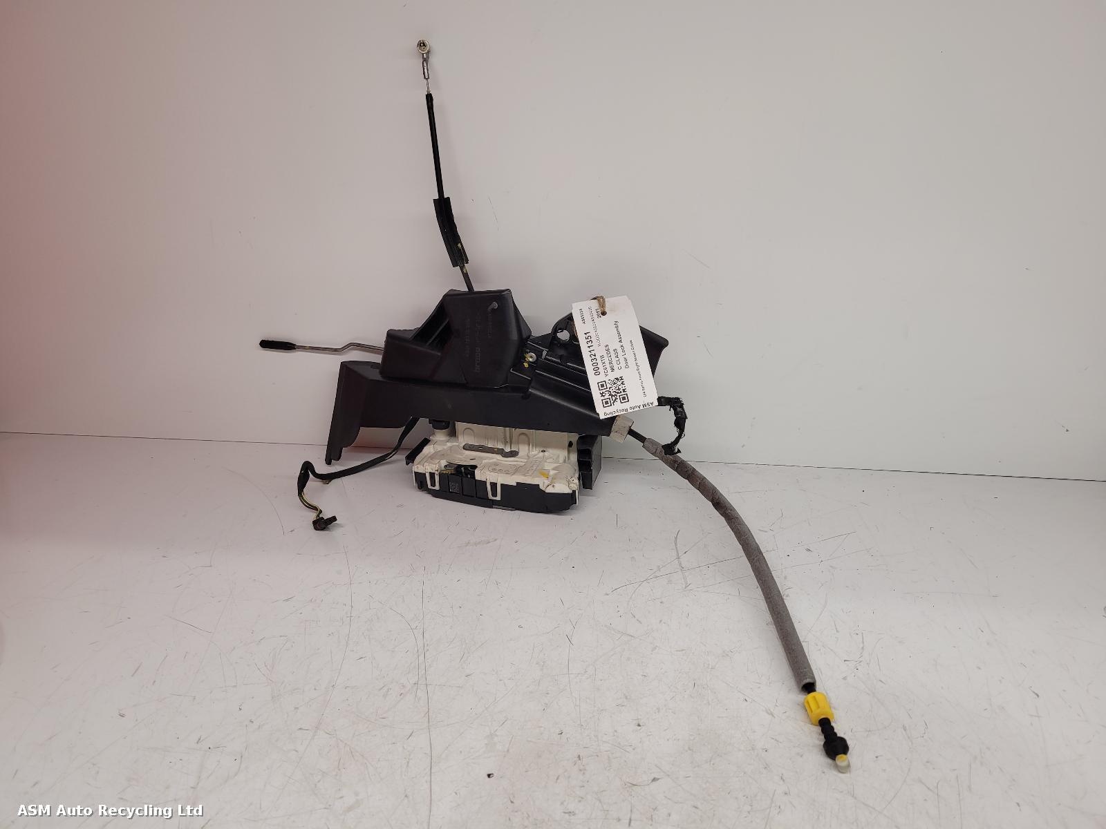 View Auto part Door Lock Assembly Mercedes C Class 2011