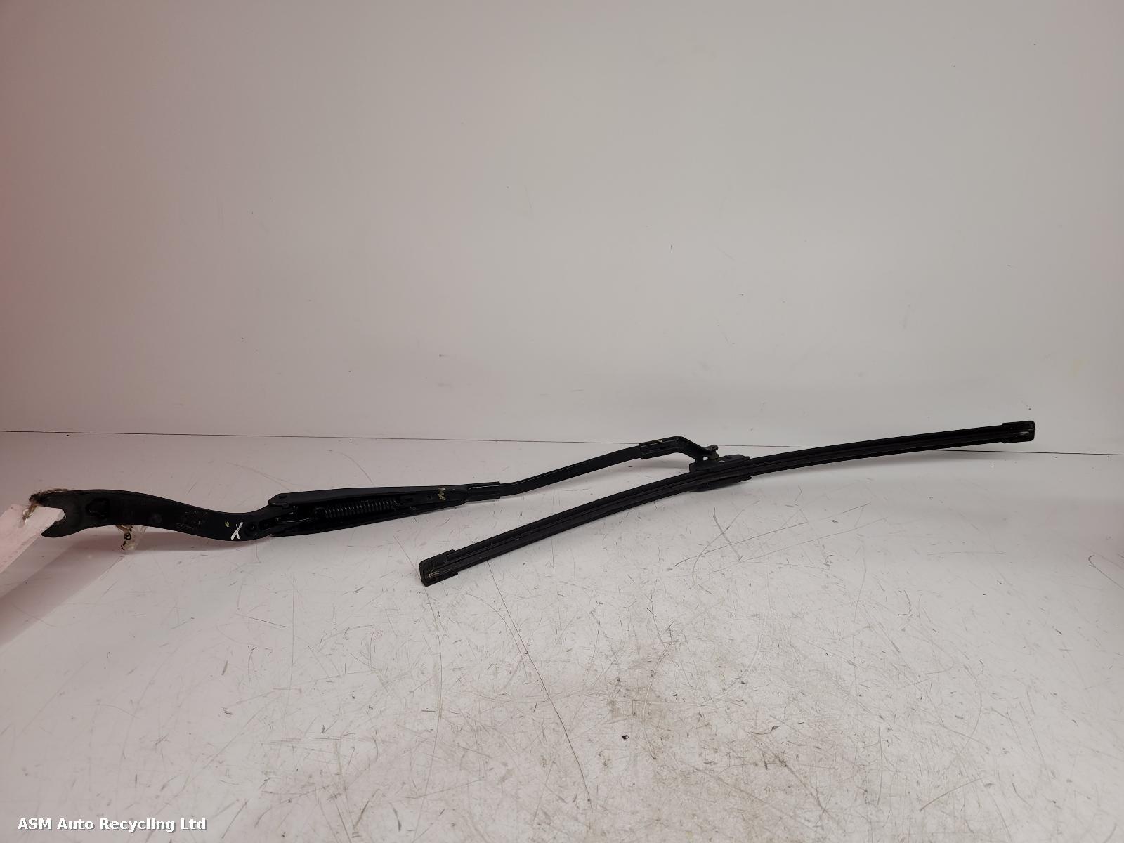 View Auto part Wiper Arm Mercedes C Class 2011