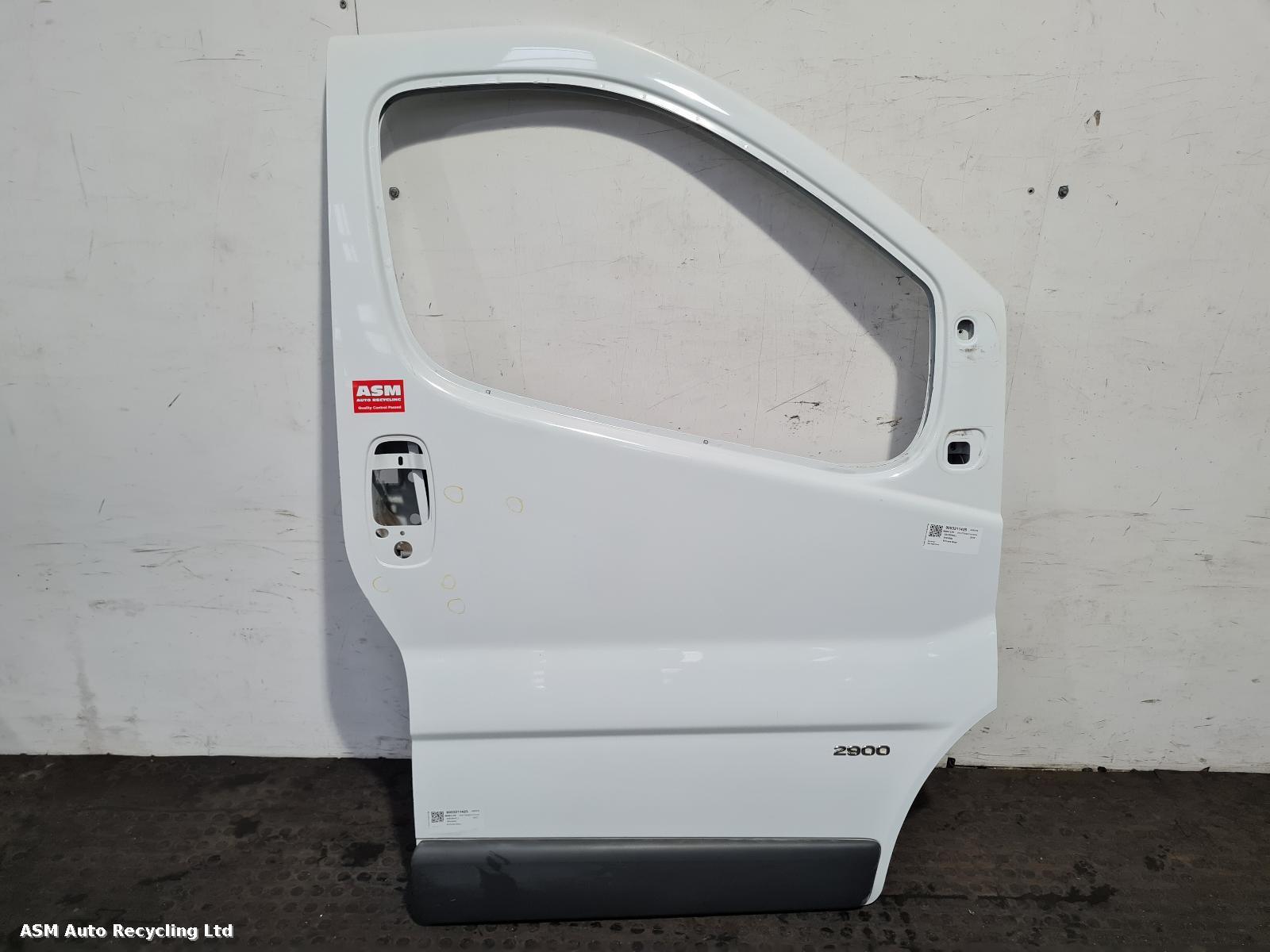 View Auto part R Front Door Vauxhall Vivaro 2012