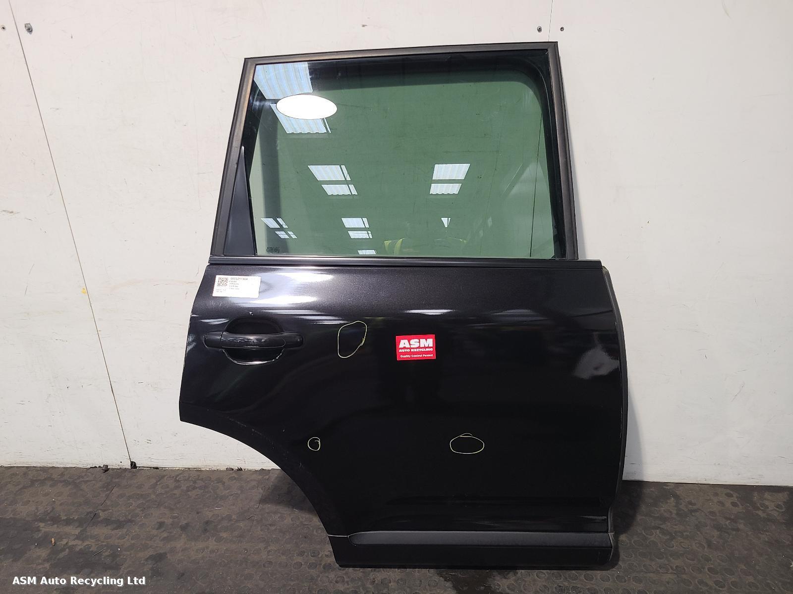 View Auto part R Rear Door Porsche Cayenne 2005