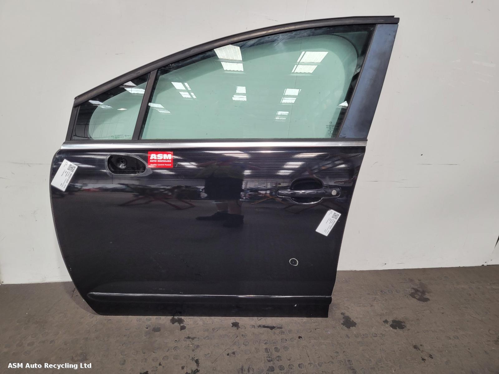 View Auto part L Front Door Peugeot 5008 2015