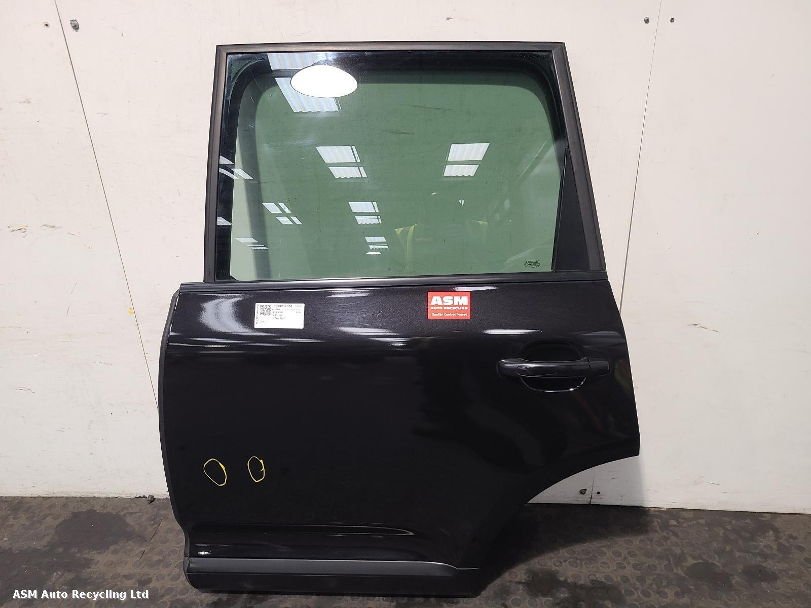 View Auto part L Rear Door Porsche Cayenne 2005