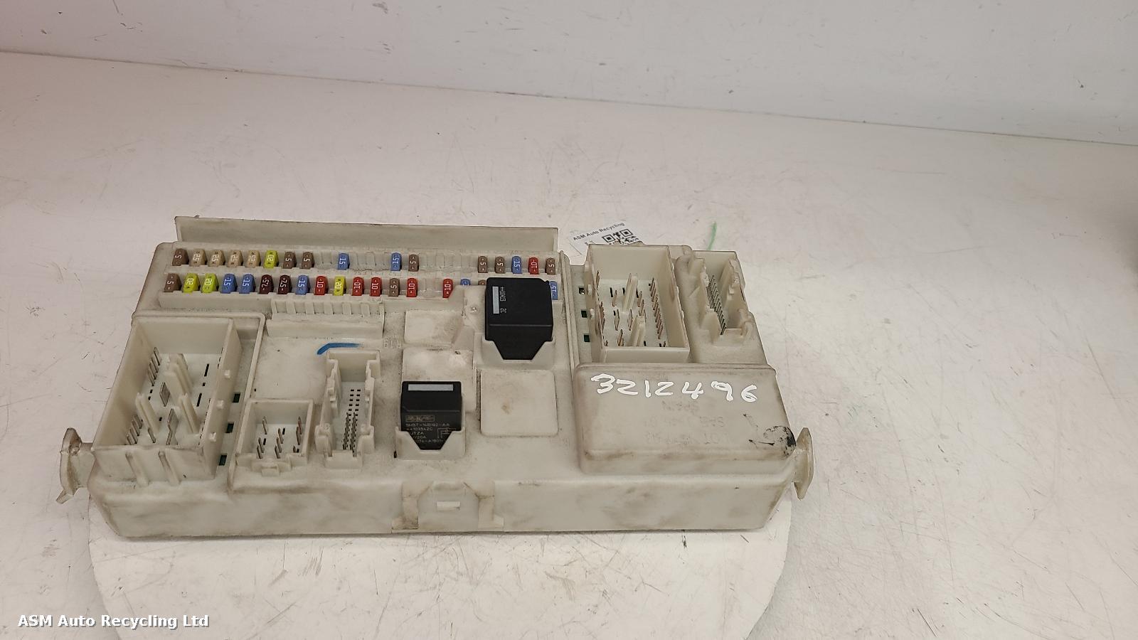 View Auto part Fuse Box Volvo C30 2010