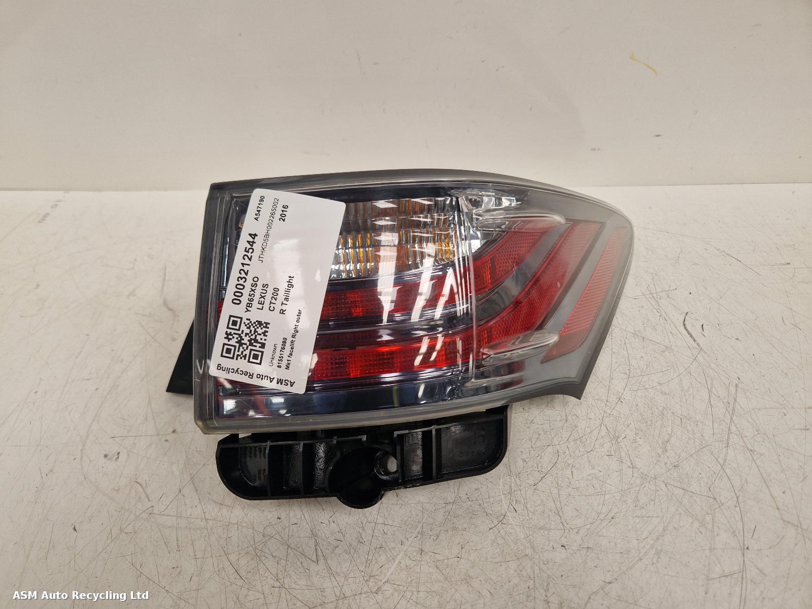 View Auto part R Taillight Lexus Ct200 2016