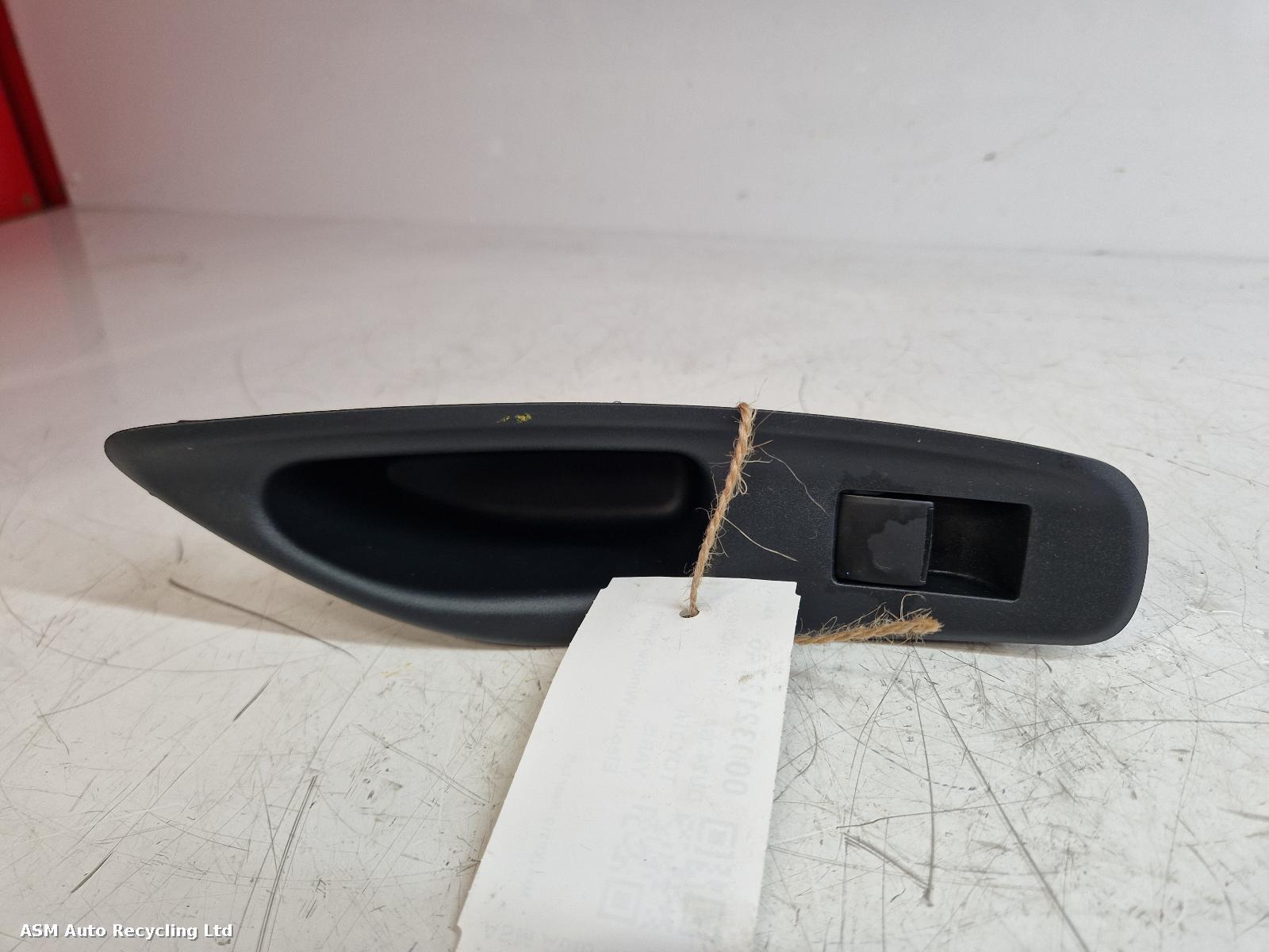 View Auto part Elect. Window Switch Toyota Yaris 2024