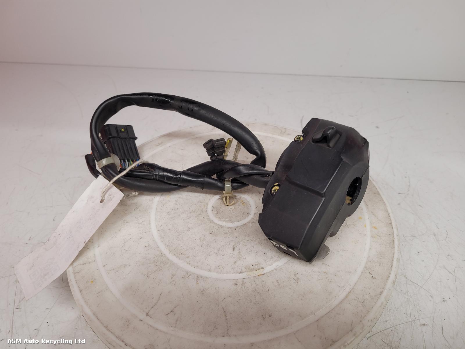 View Auto part LH Switch Gear Honda Nss 300 Forza 2018