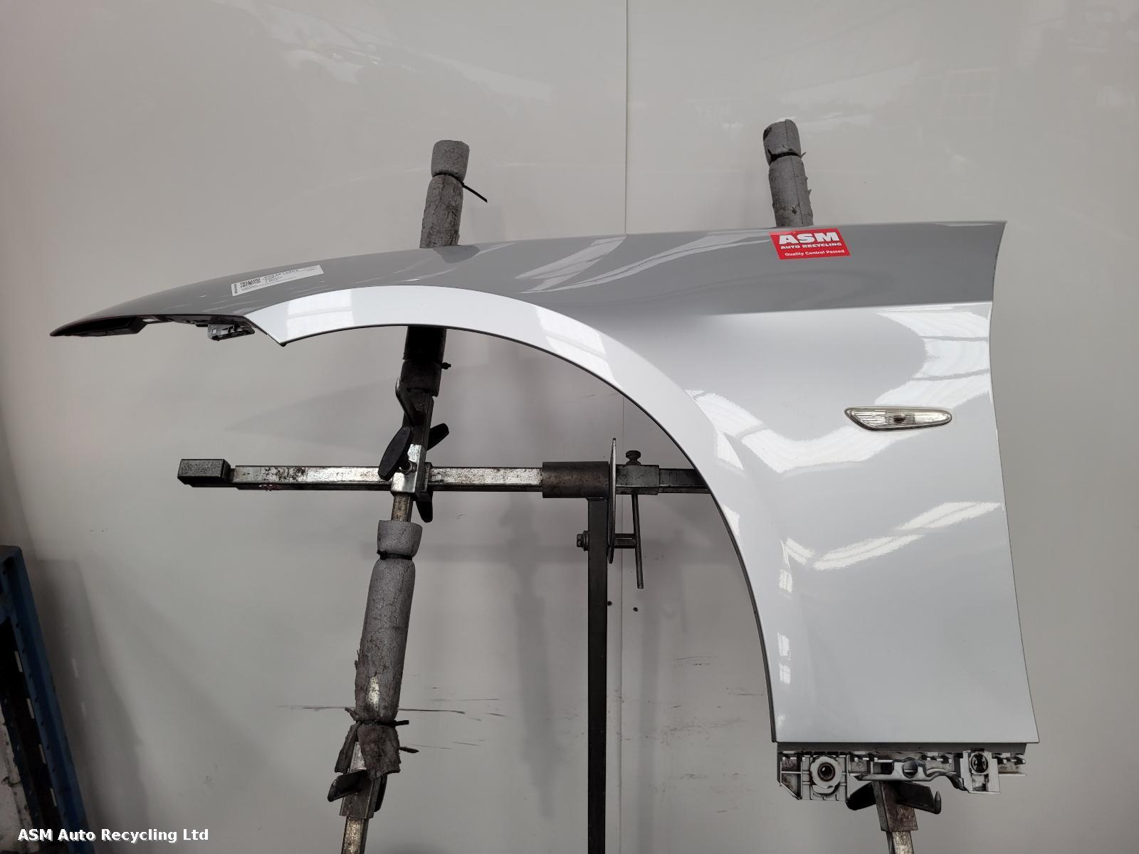 View Auto part L Wing Bmw 3 Series 2009