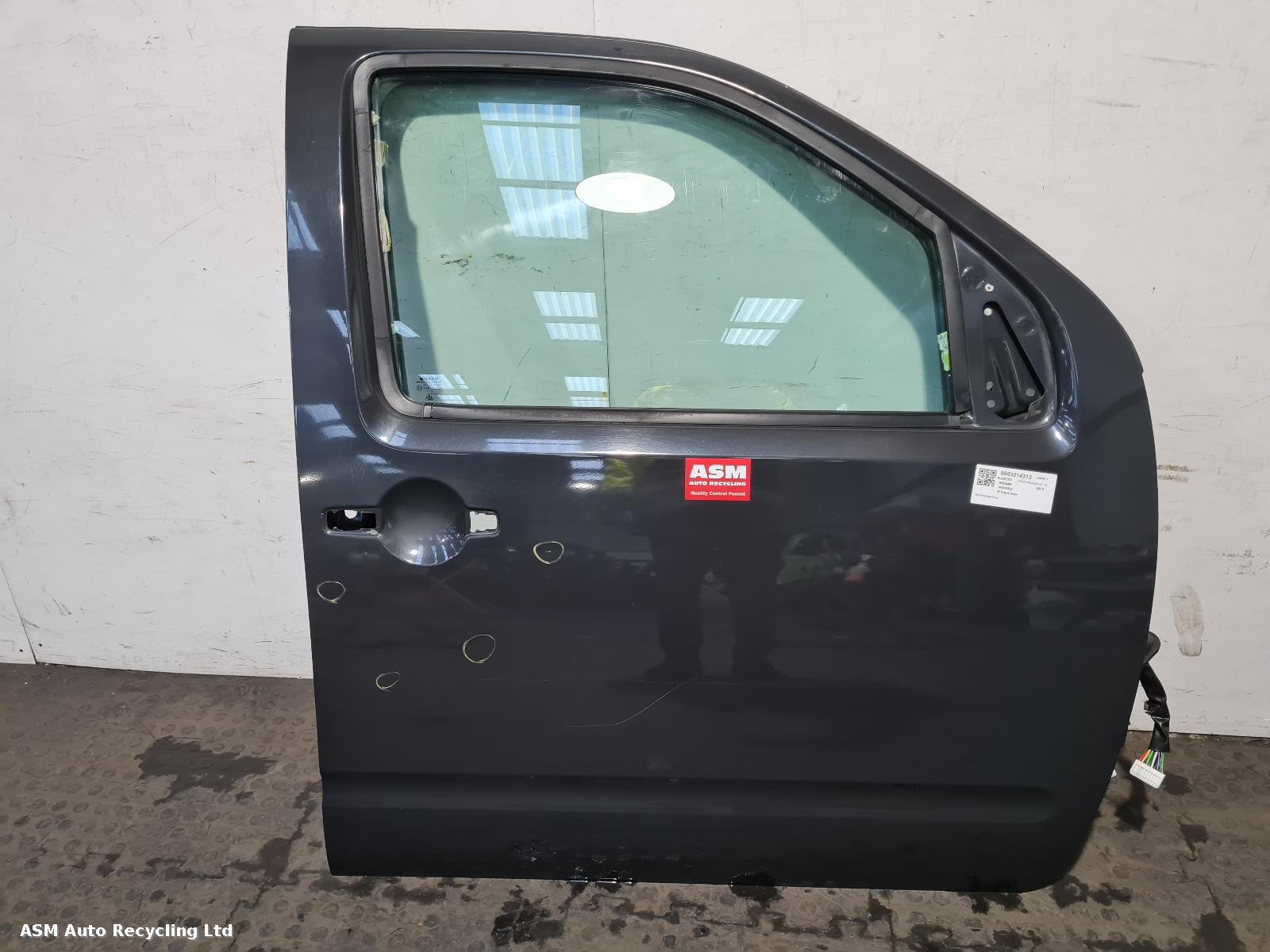 View Auto part R Front Door Nissan Navara 2006