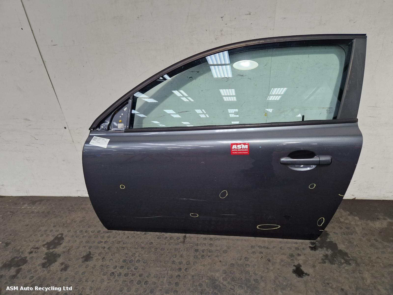 View Auto part L Front Door Volvo C30 2007