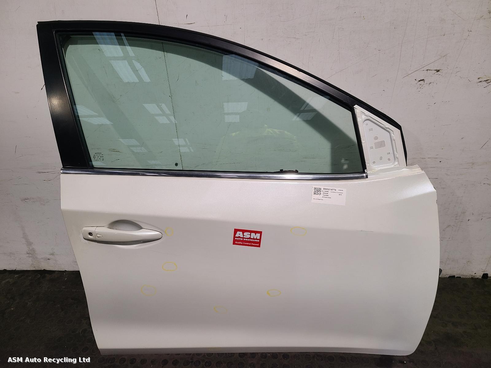 View Auto part R Front Door Nissan Pulsar 2015