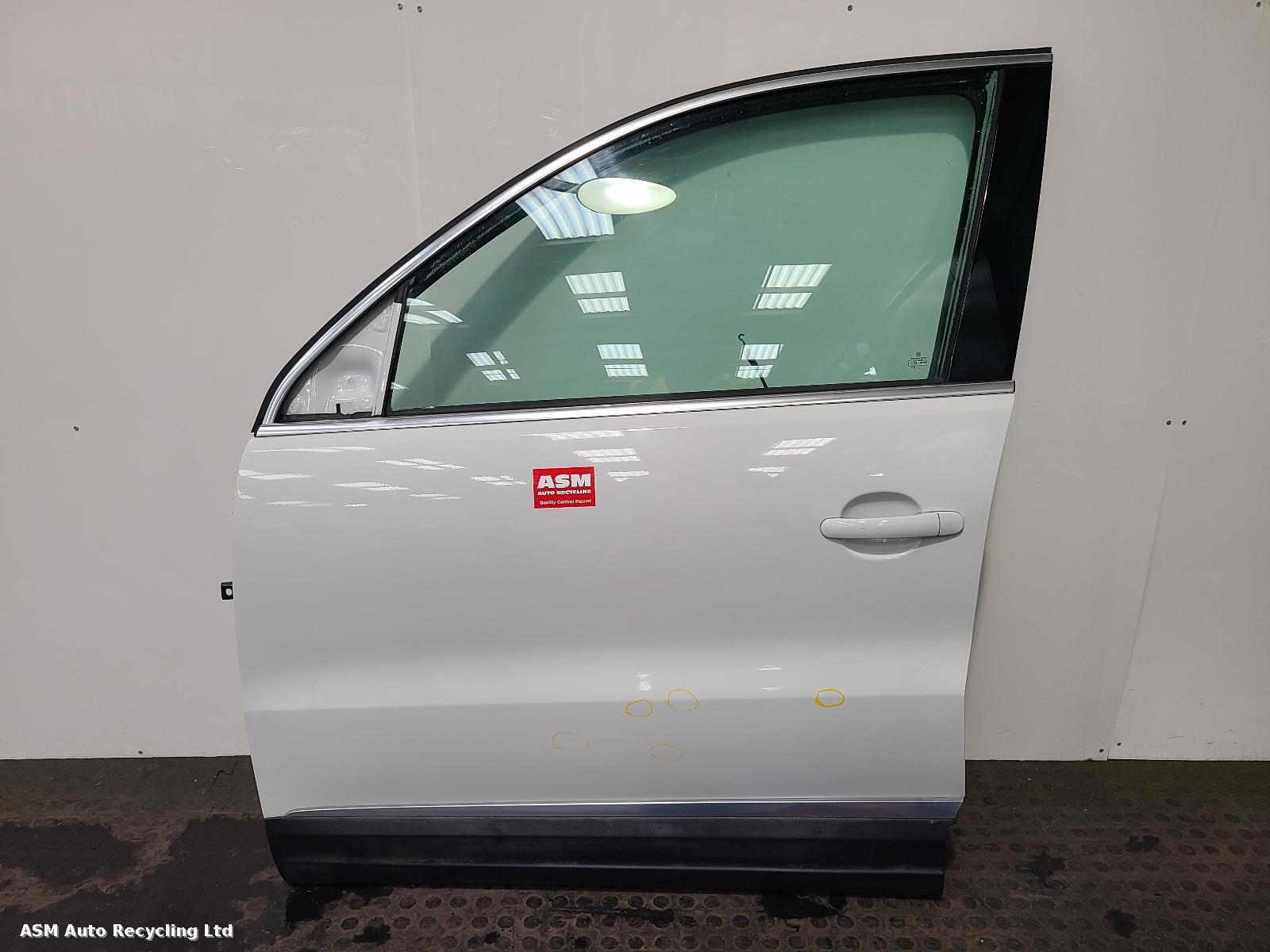 View Auto part L Front Door Volkswagen Tiguan 2014