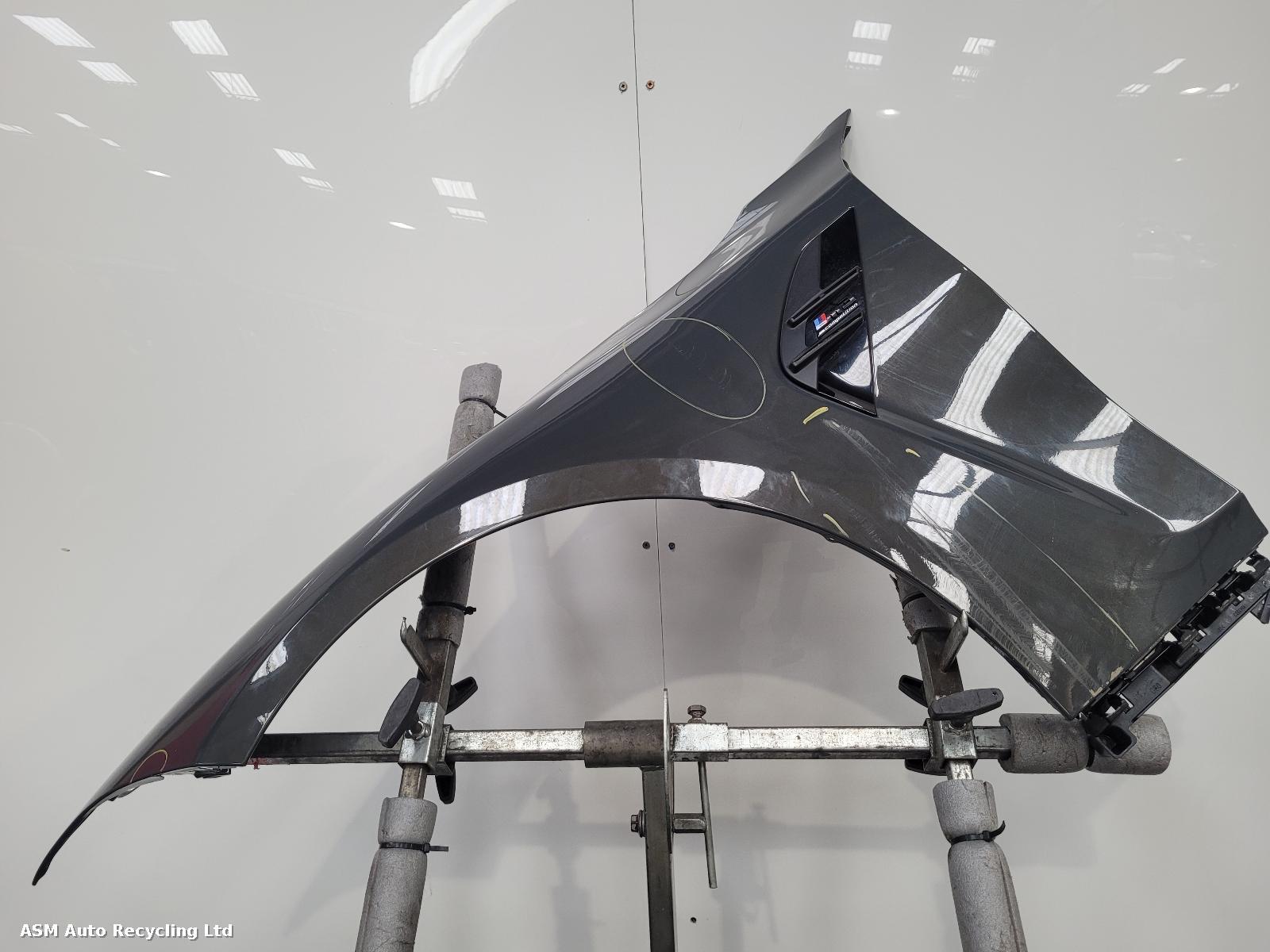 View Auto part L Wing Bmw 3 Series 2022