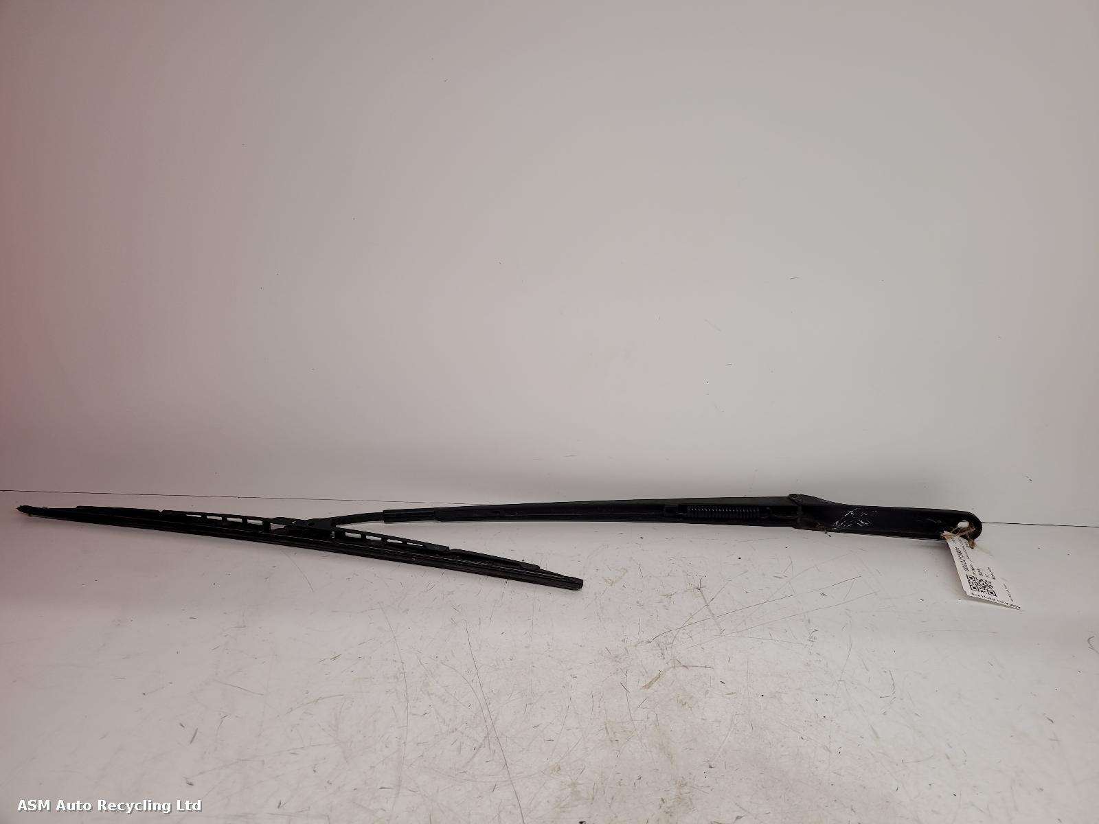 View Auto part Wiper Arm Bmw X5 2005