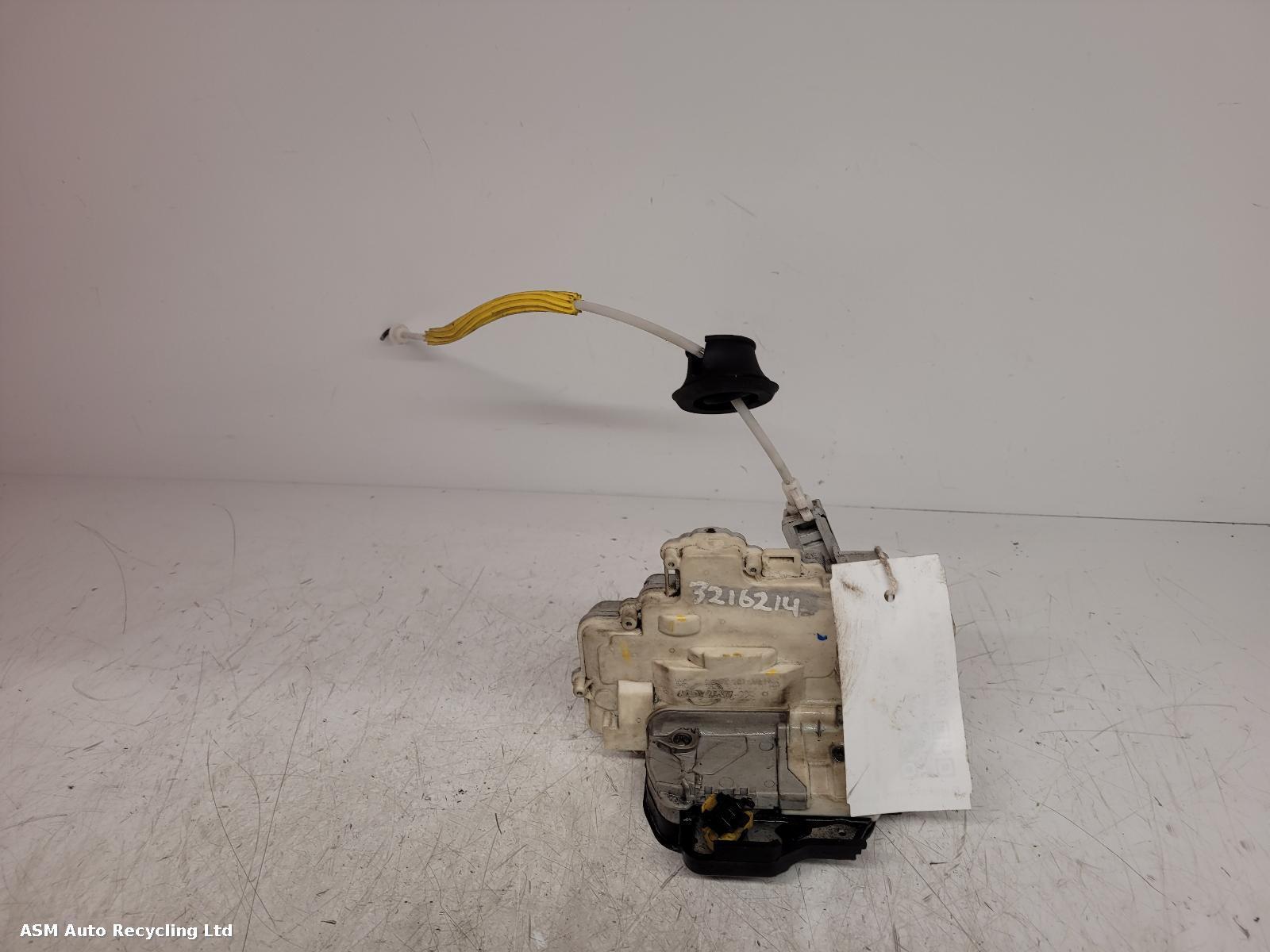 View Auto part Door Lock Assembly Audi A4 2008
