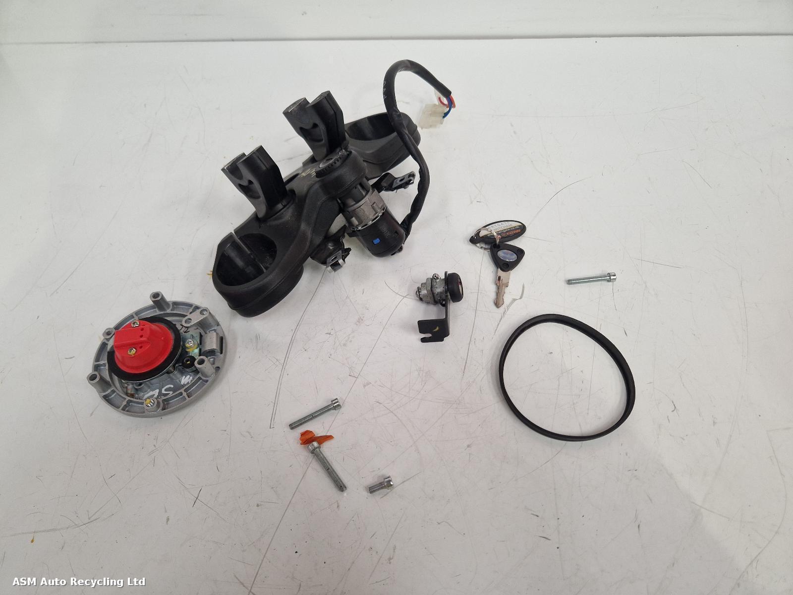 View Auto part Comp.Lock Set + Keys Mondial Piega 125 2025