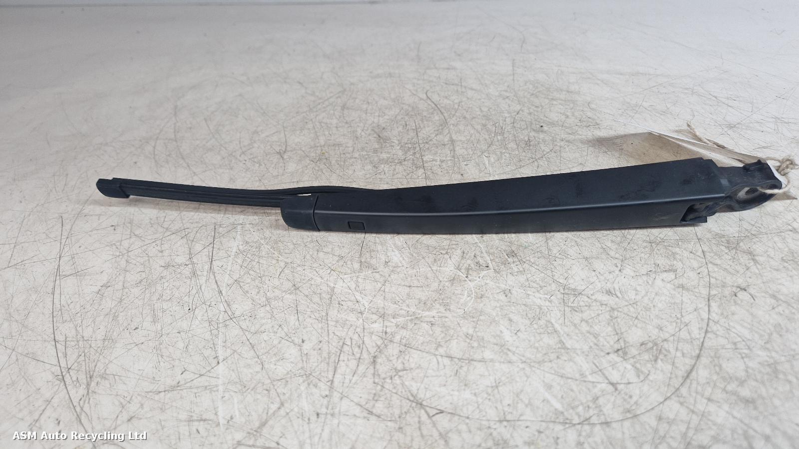 View Auto part Wiper Arm Volkswagen Golf 2017