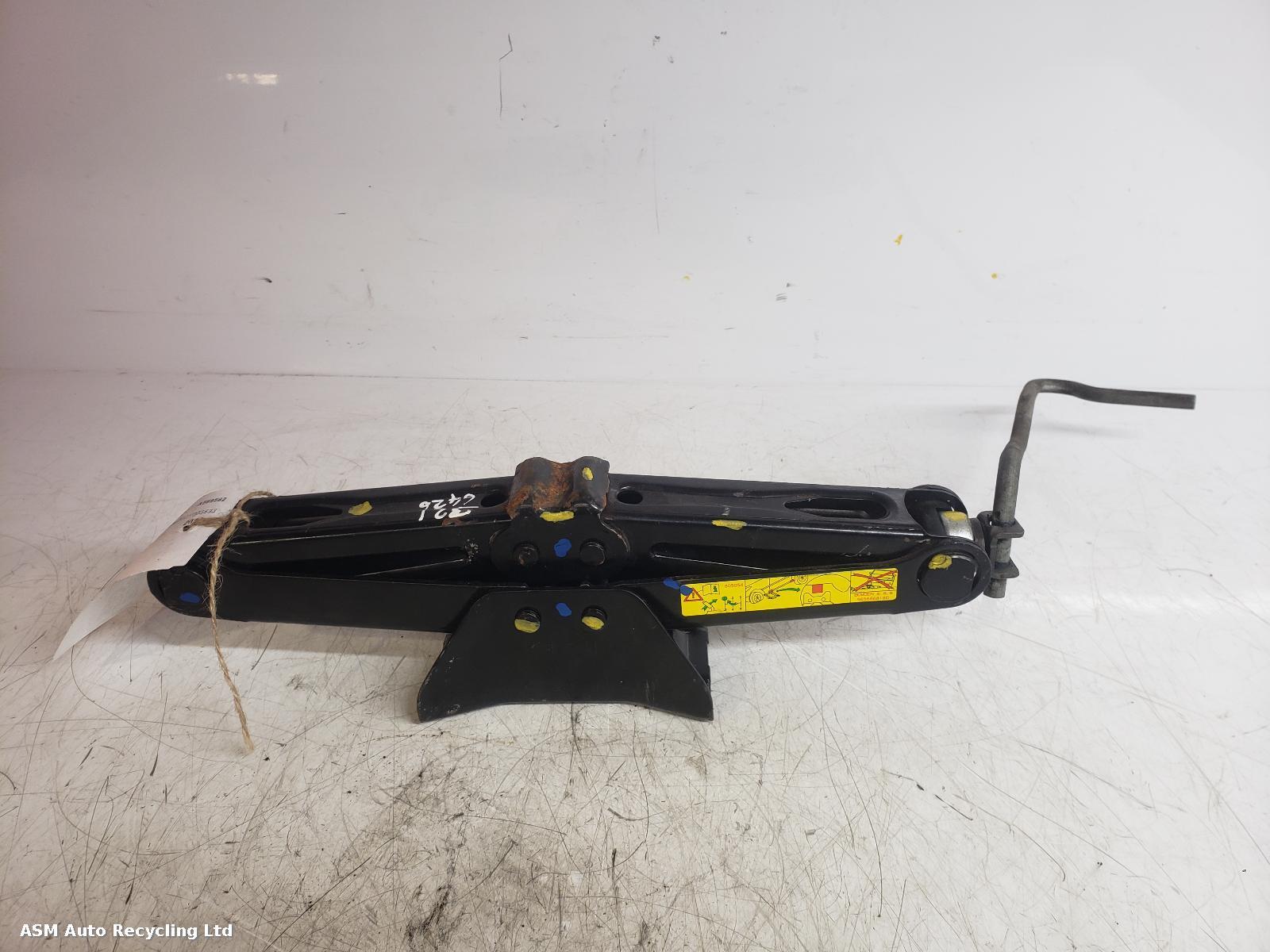 View Auto part Jack Peugeot 208 2013