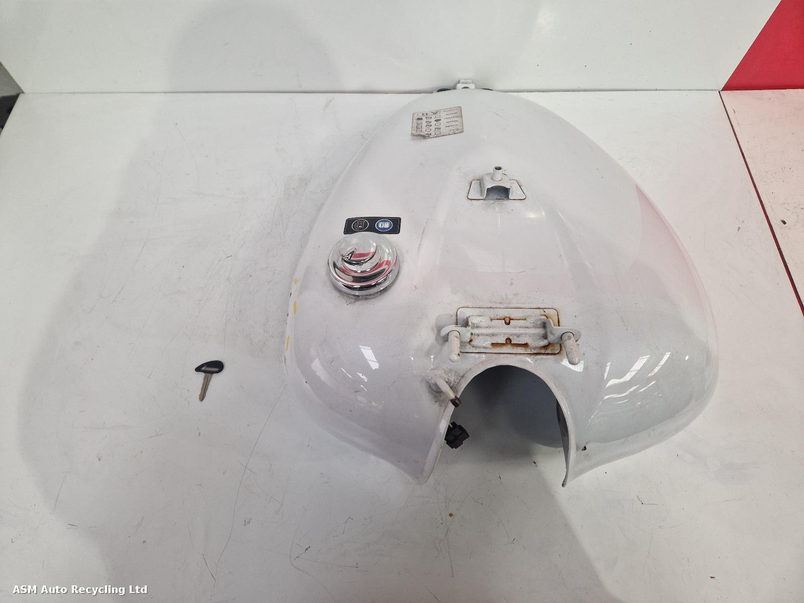View Auto part Fuel Tank Kawasaki Vn900 Custom 2016