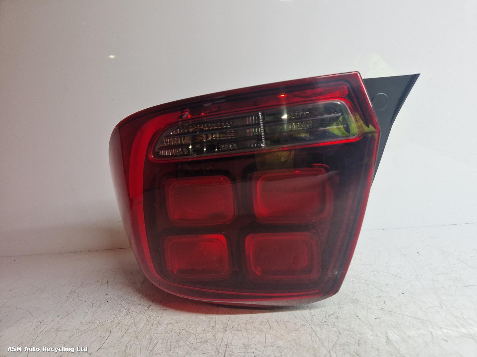 View Auto part R Taillight Dacia Sandero Stepway 2017