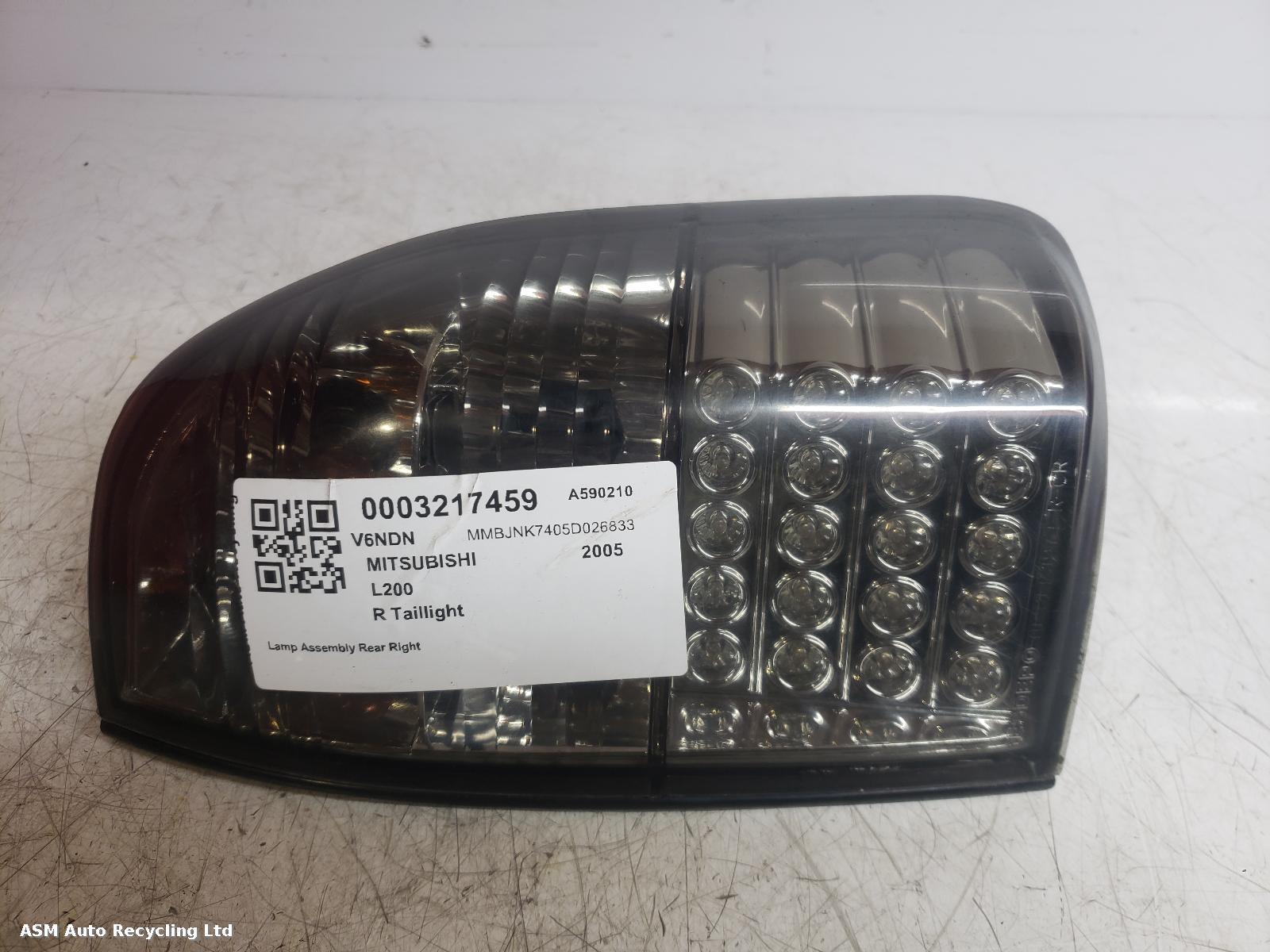 View Auto part R Taillight Mitsubishi L200 2005