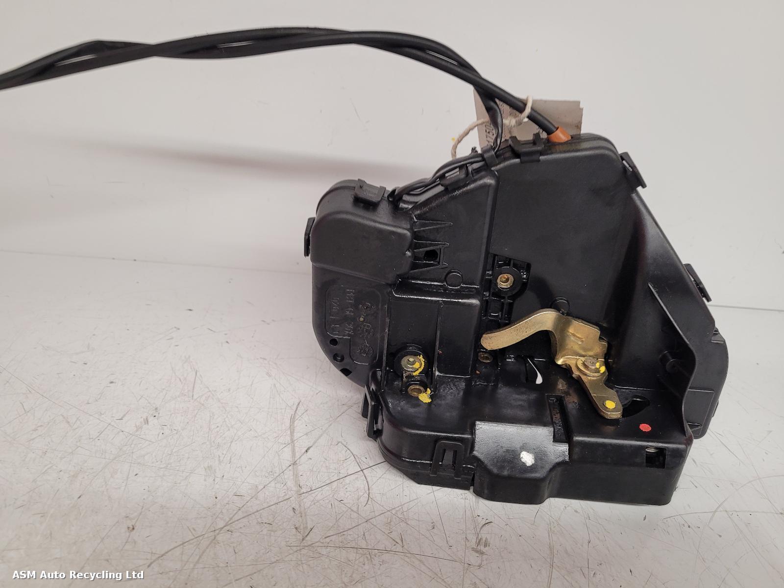 View Auto part Door Lock Assembly Mercedes C Class 2007