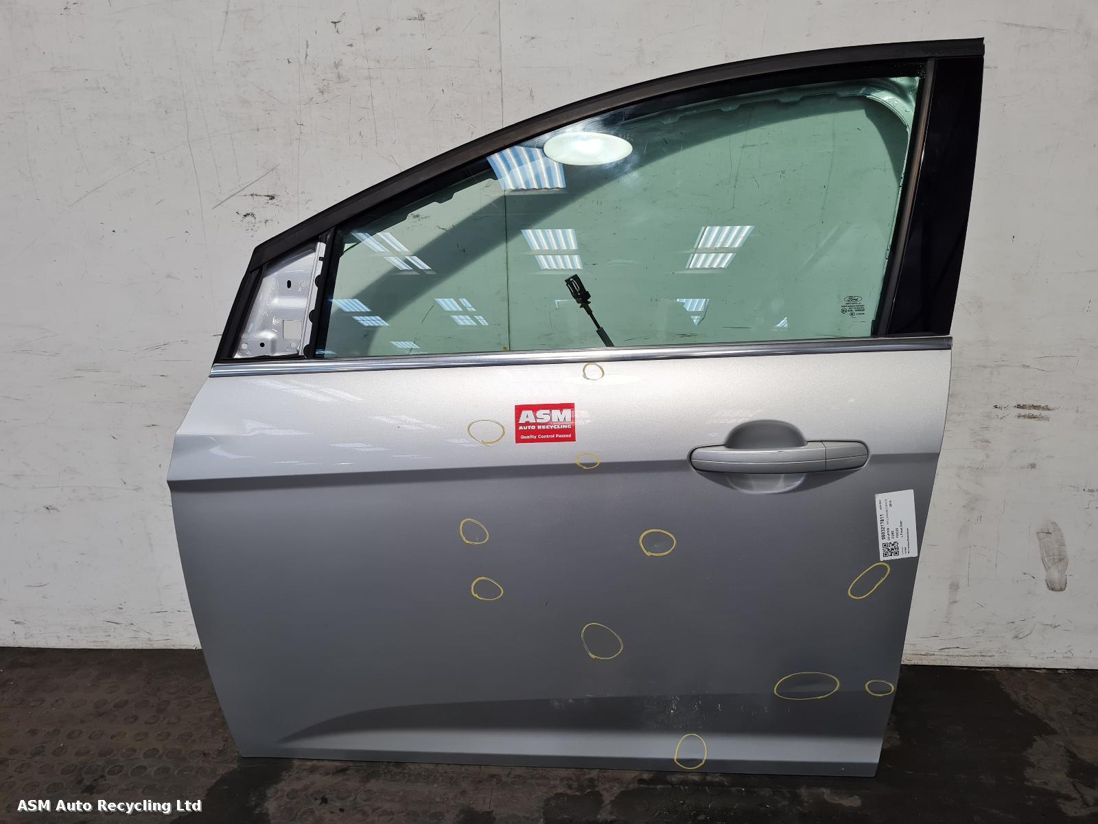 View Auto part L Front Door Ford Focus 2014