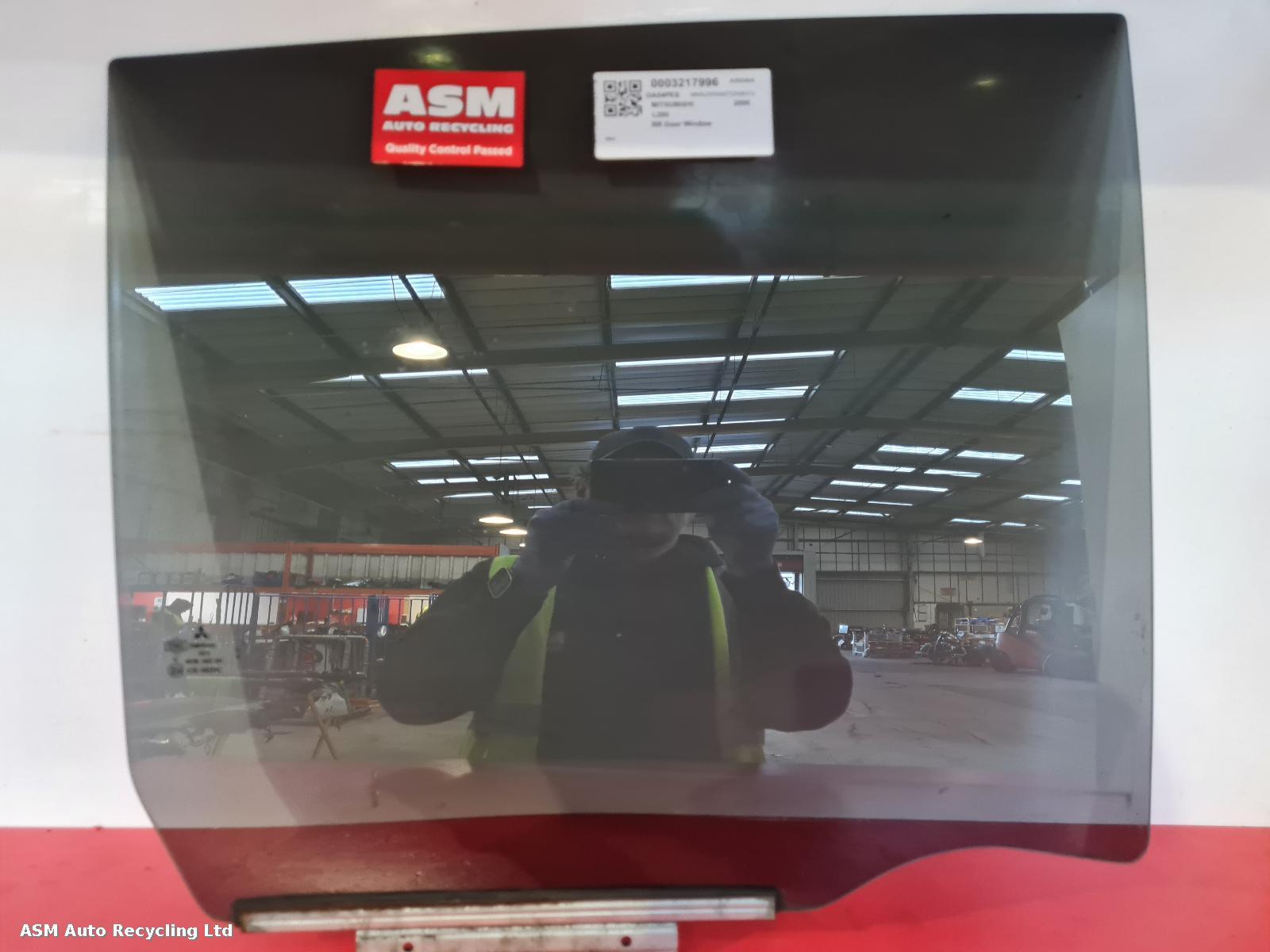 View Auto part RR Door Window Mitsubishi L200 2006
