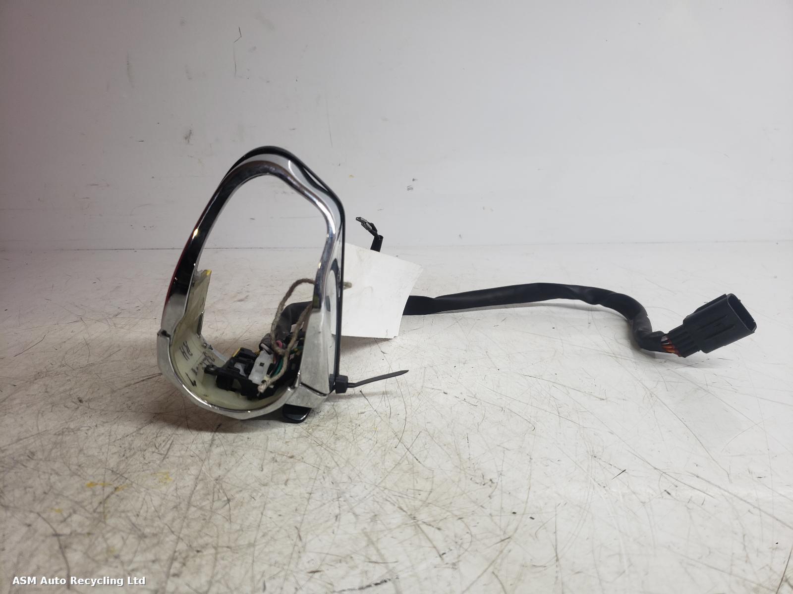 View Auto part RH Switch Gear Piaggio Vespa Primavera 50 2024