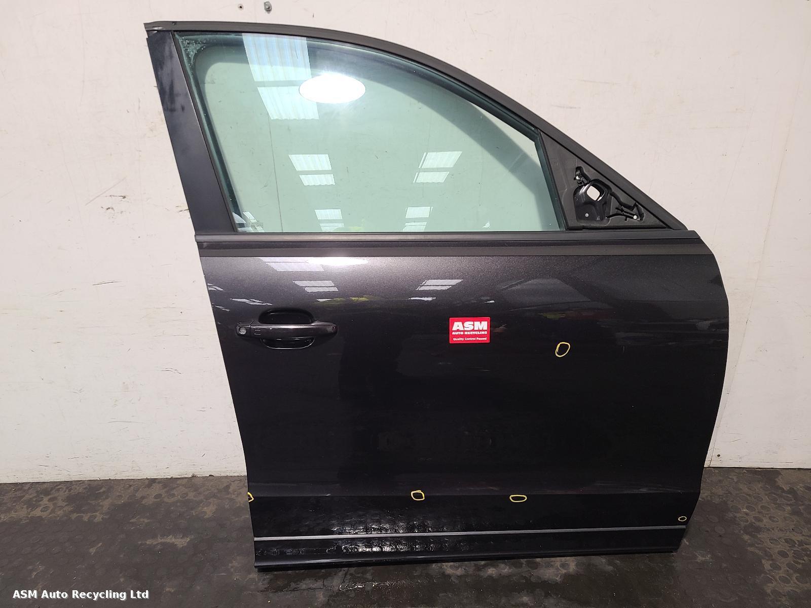 View Auto part R Front Door Audi Q5 2013