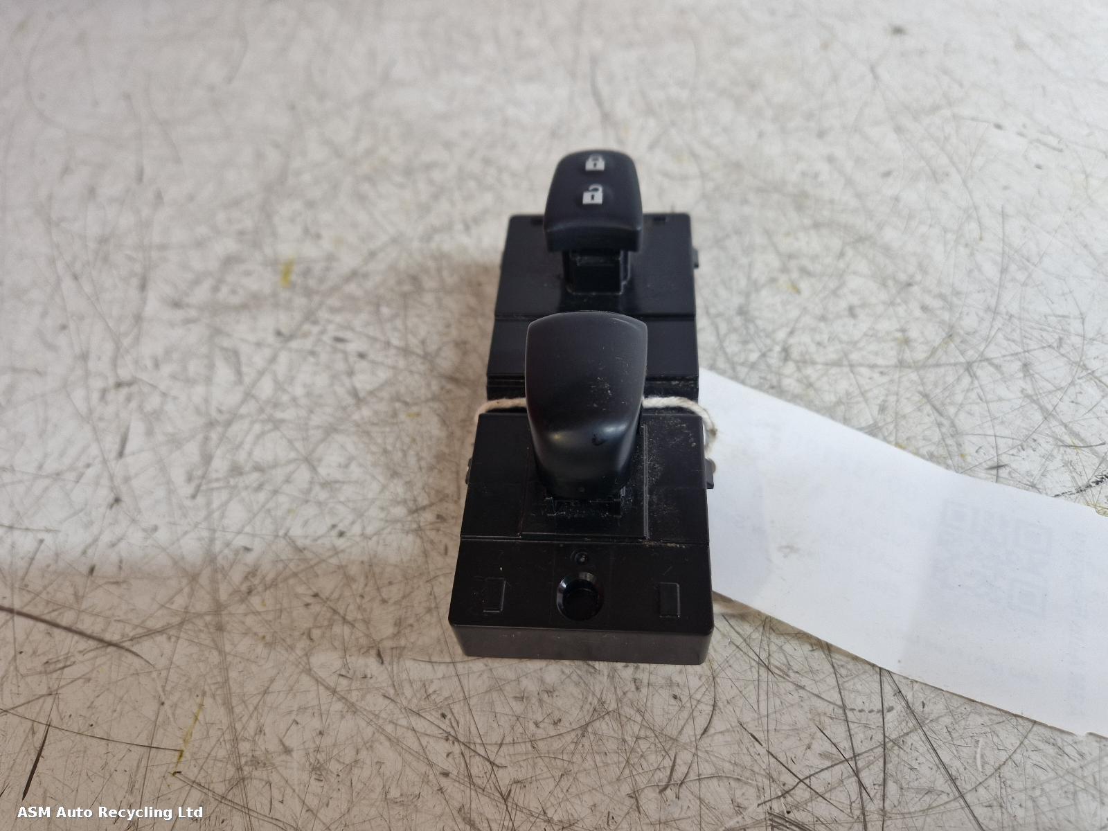 View Auto part Elect. Window Switch Nissan Qashqai 2015