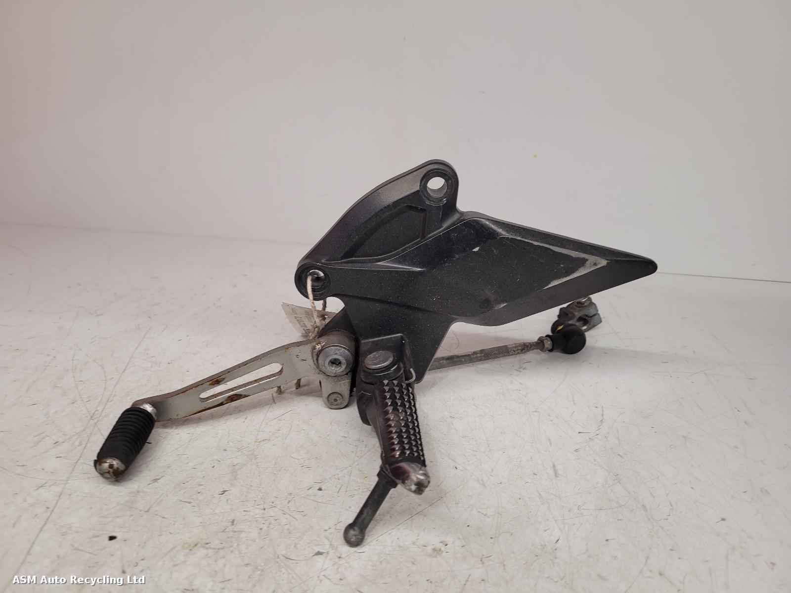 View Auto part Left Footrest Kawasaki Zr 1000 2010