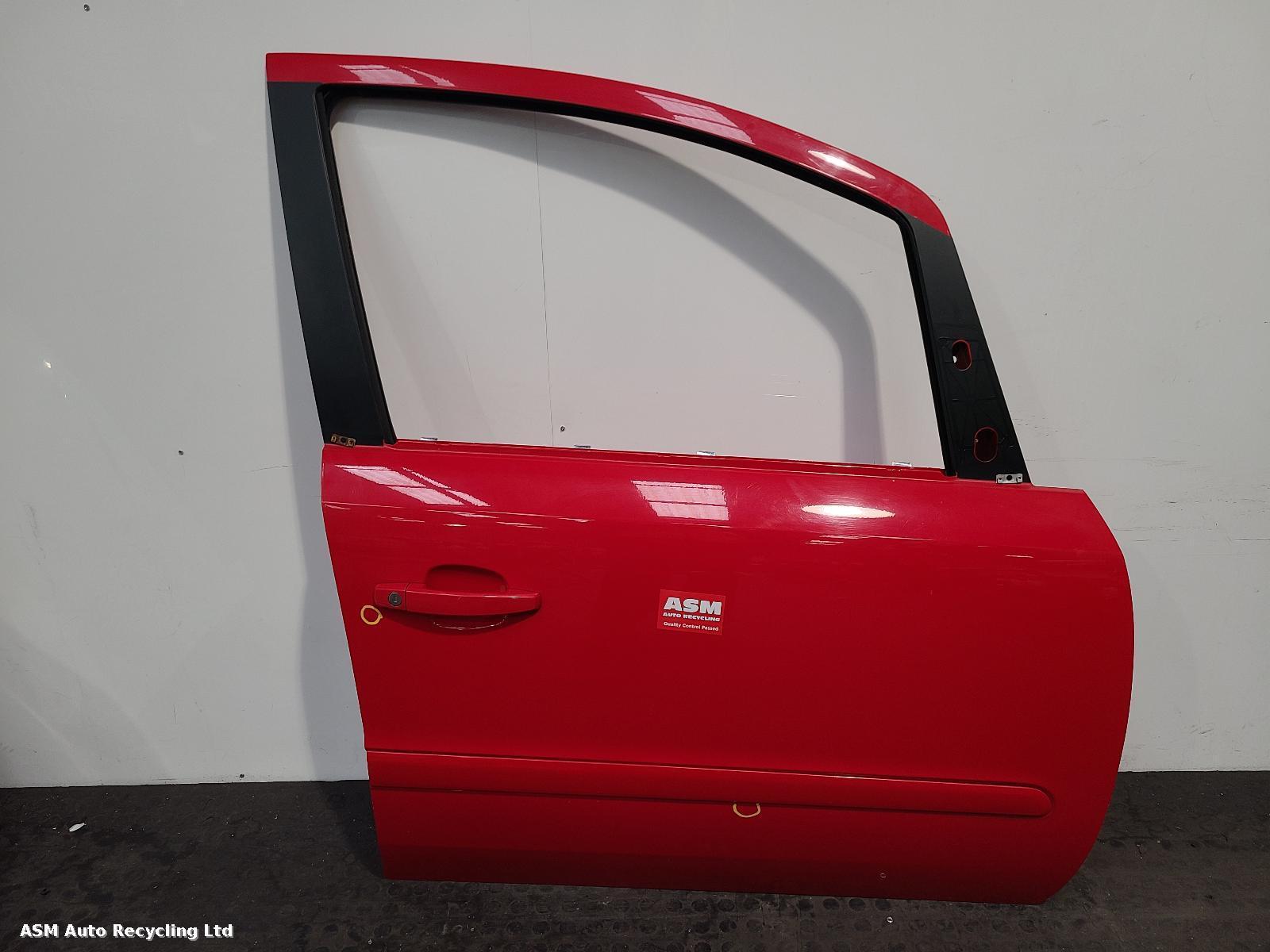 View Auto part R Front Door Vauxhall Zafira 2012