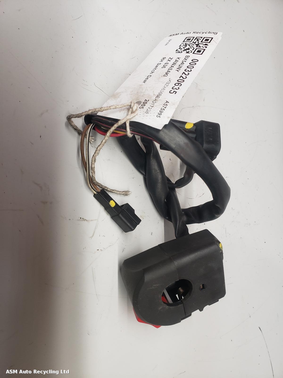 View Auto part RH Switch Gear Kawasaki Zx 636 2005