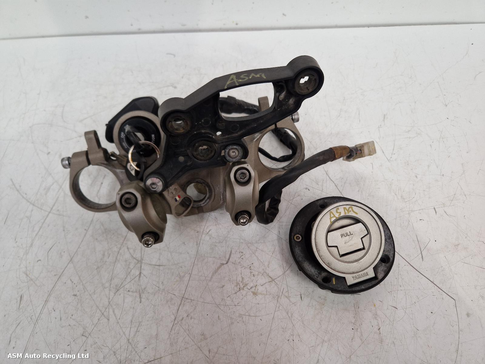 View Auto part Comp.Lock Set + Keys Yamaha Mt-09 2015