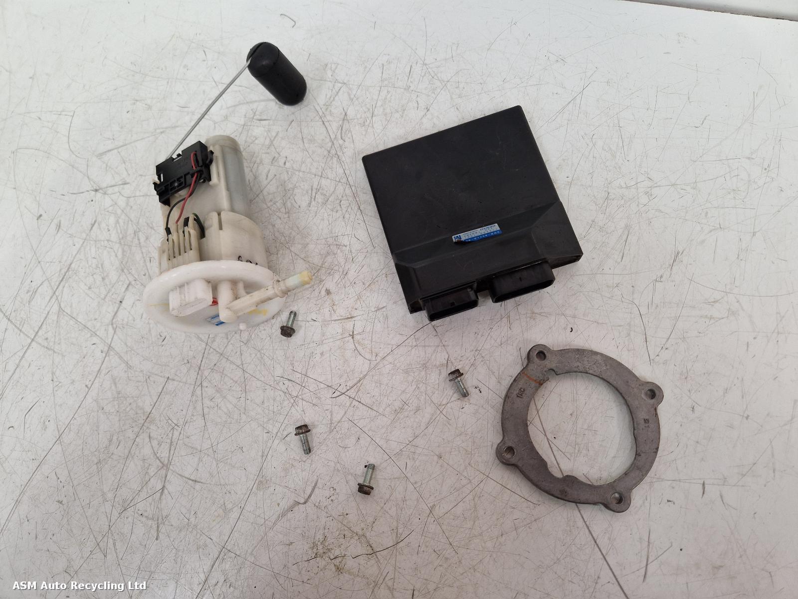 View Auto part Fuel Pump Yamaha Mt-09 2015