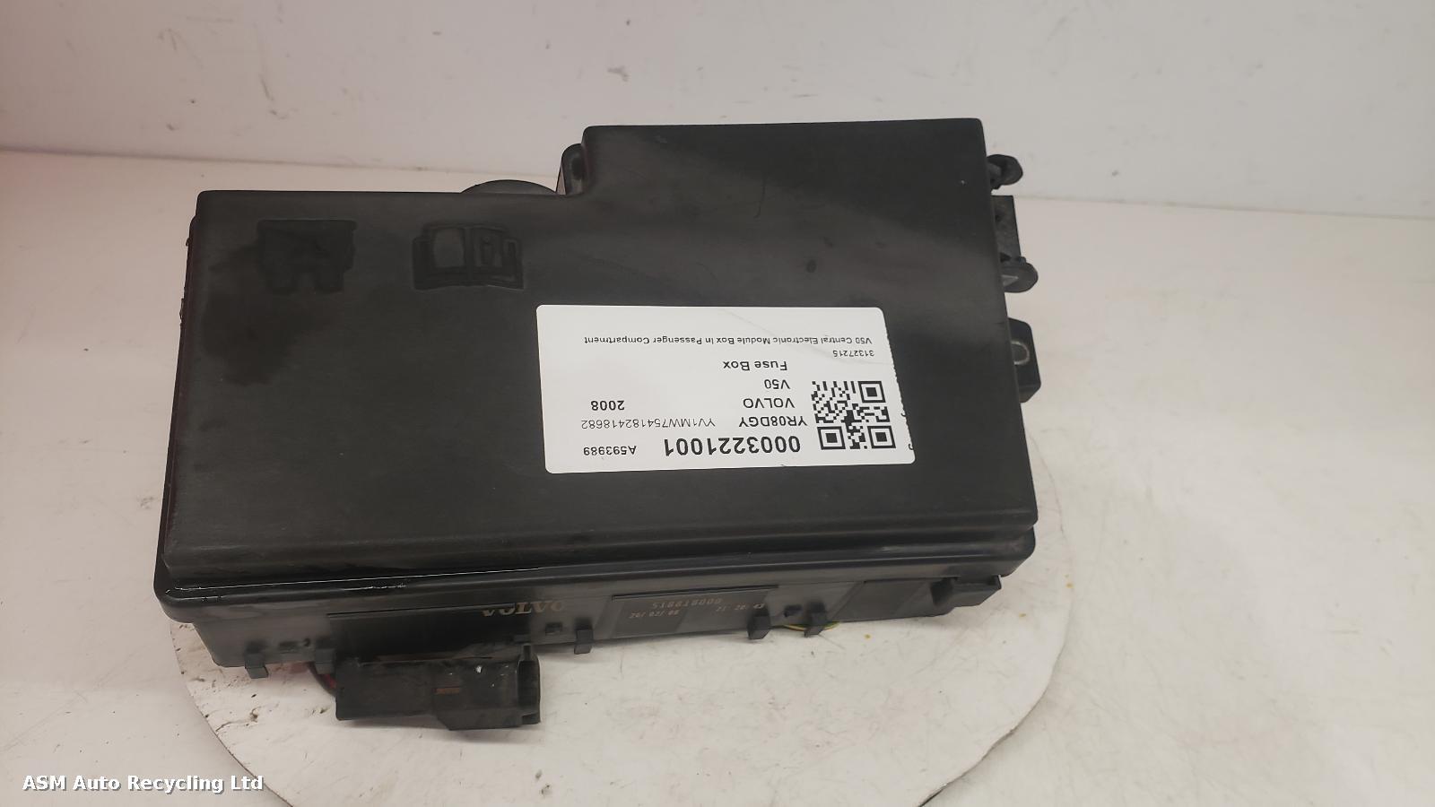 View Auto part Fuse Box Volvo V50 2008
