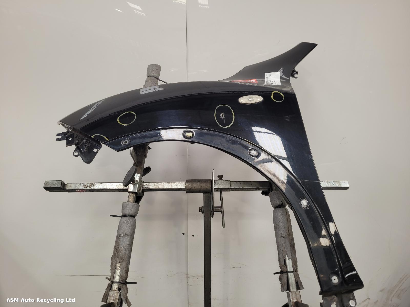 View Auto part L Wing Nissan Juke 2011