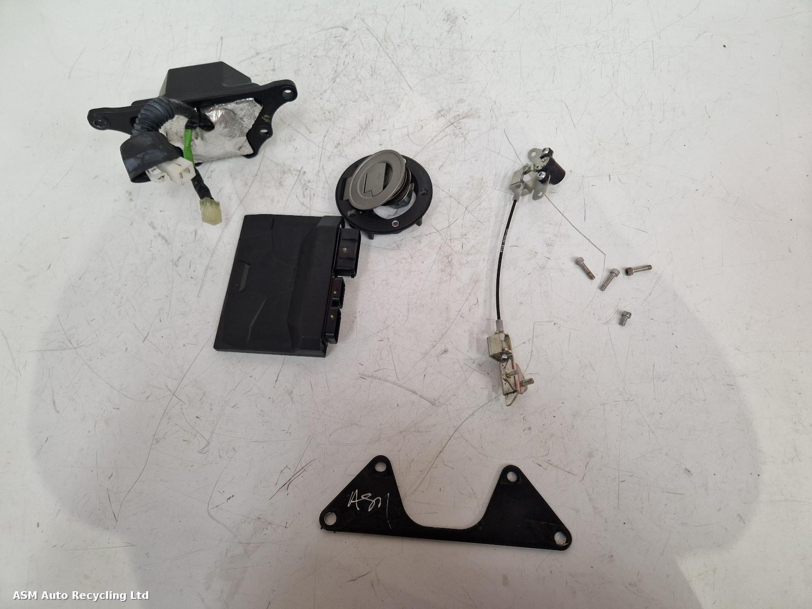 View Auto part Comp.Lock Set + Keys Yamaha Tracer 9 Gt 2023