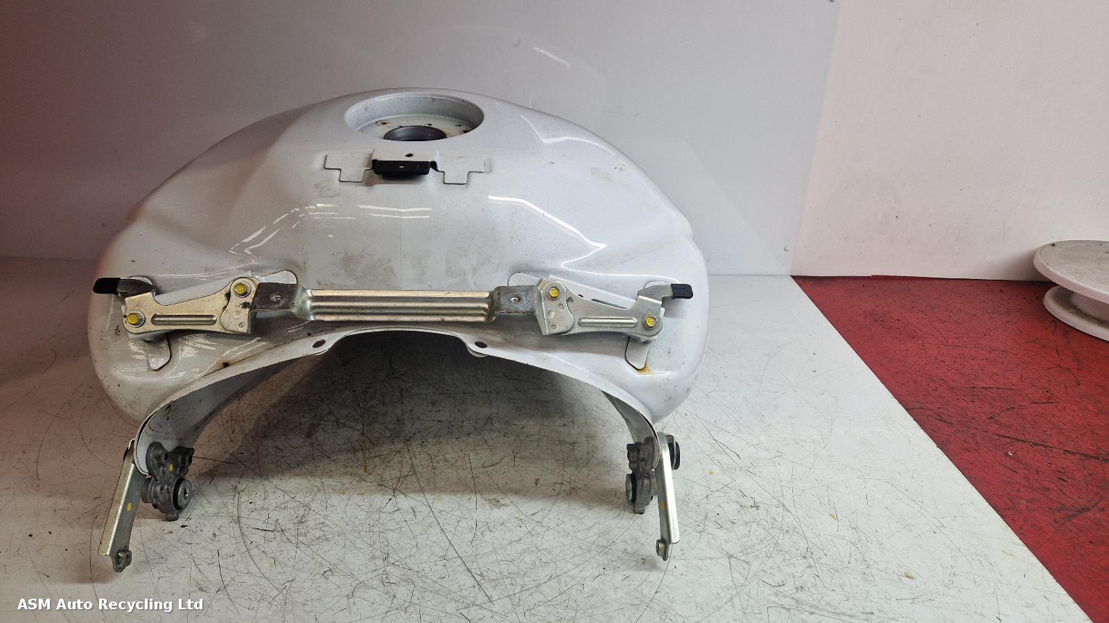 View Auto part Fuel Tank Yamaha Tracer 9 Gt 2023