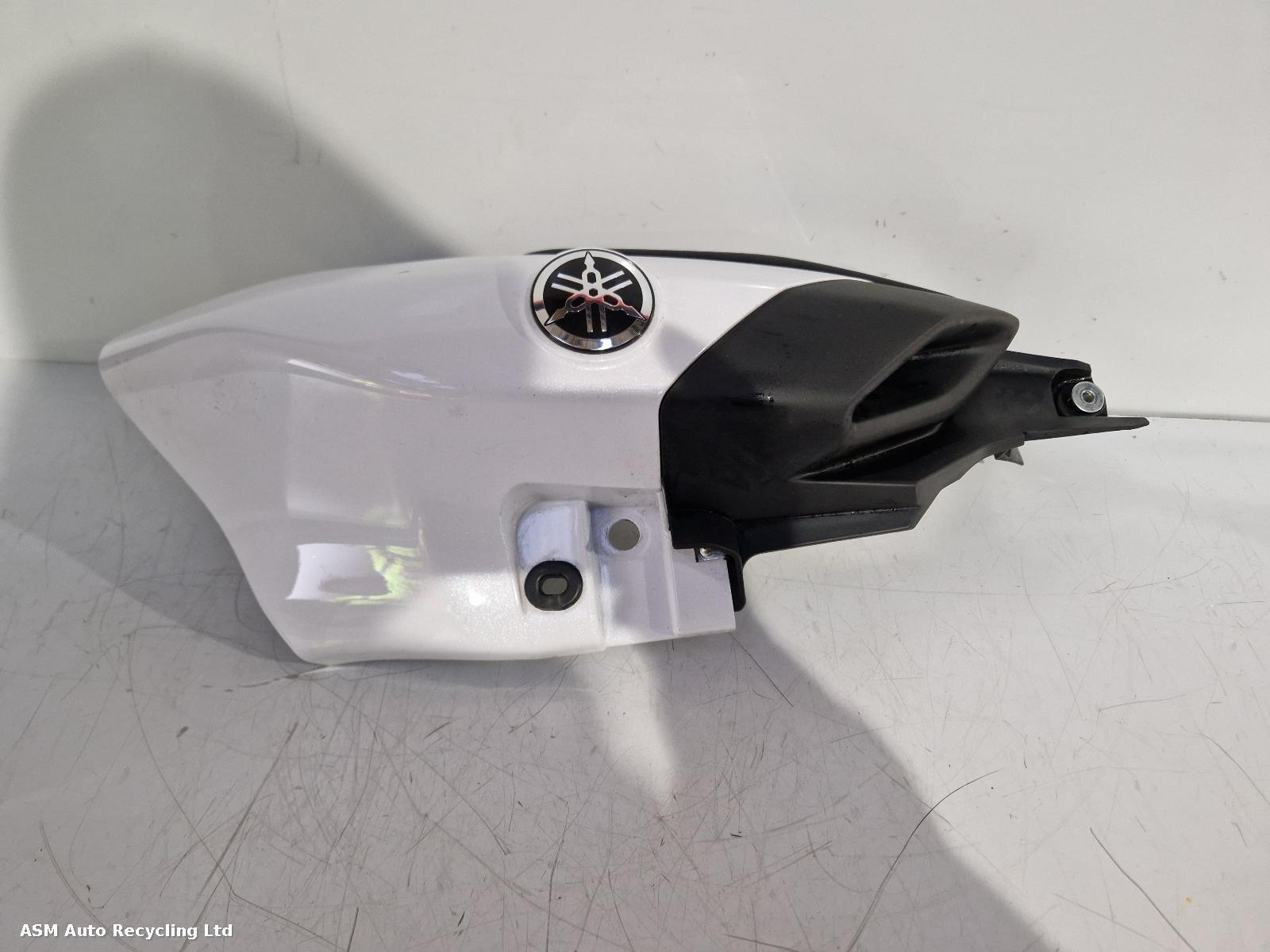 View Auto part Tank Trim Yamaha Tracer 9 Gt 2023