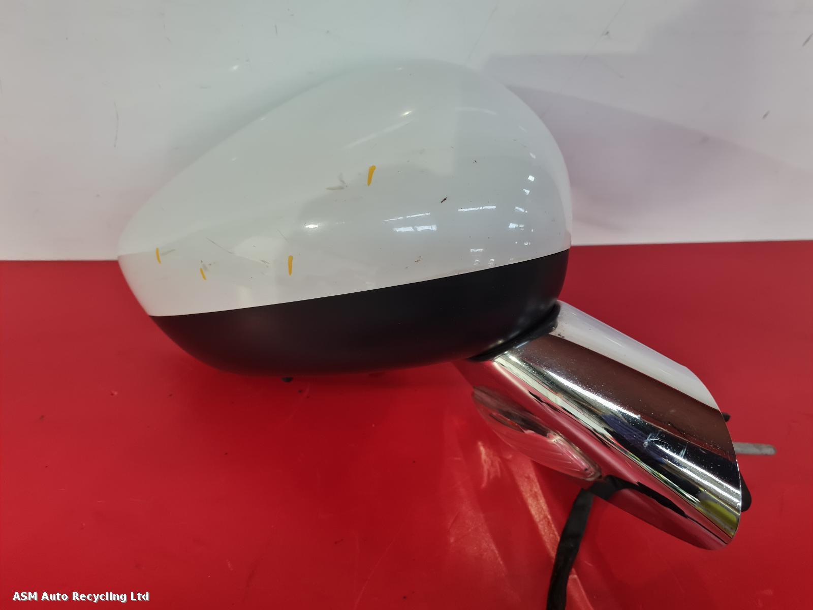 View Auto part R Door Mirror Citroen Ds3 2010