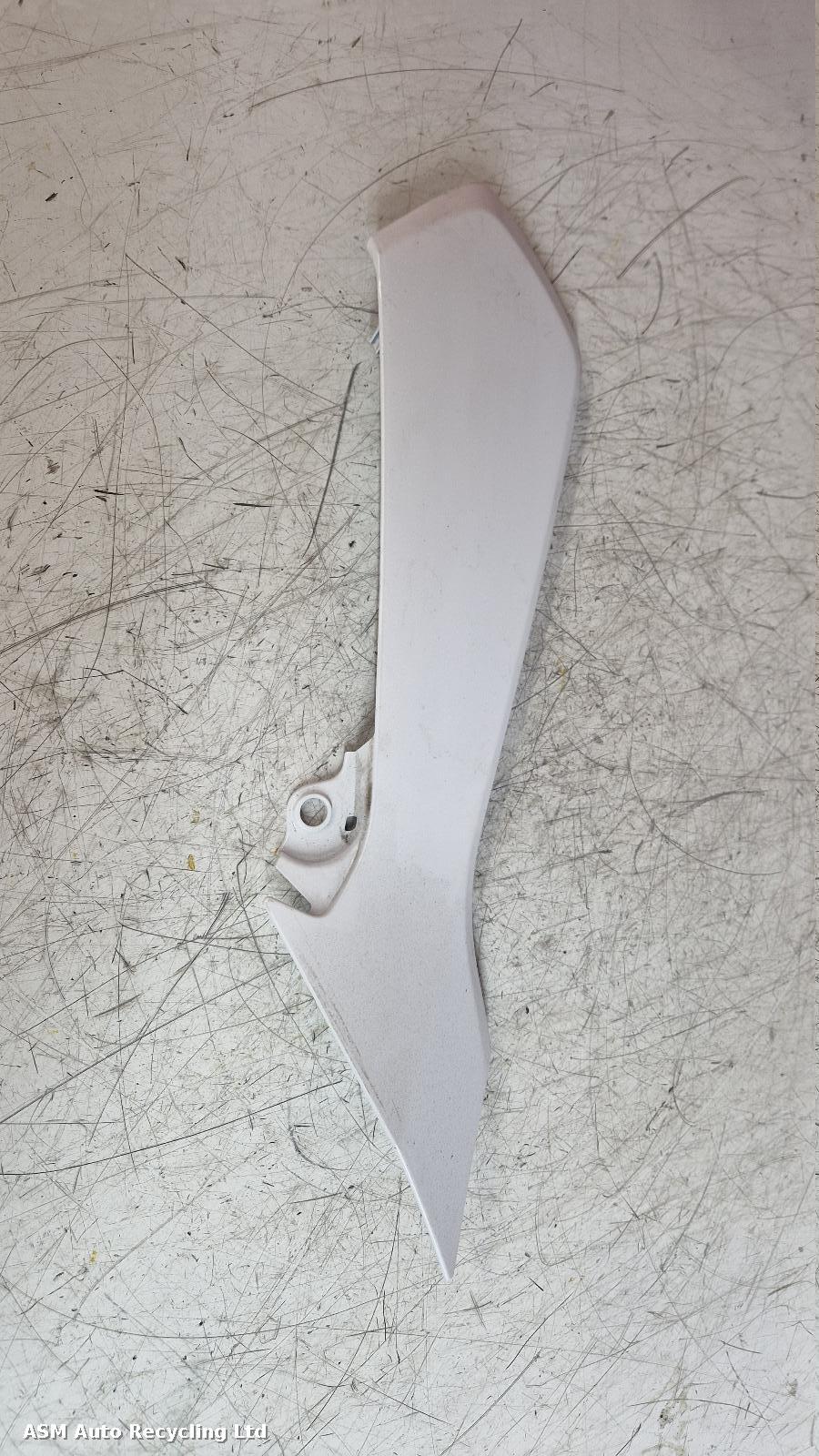 View Auto part Tank Trim Yamaha Tracer 9 Gt 2023