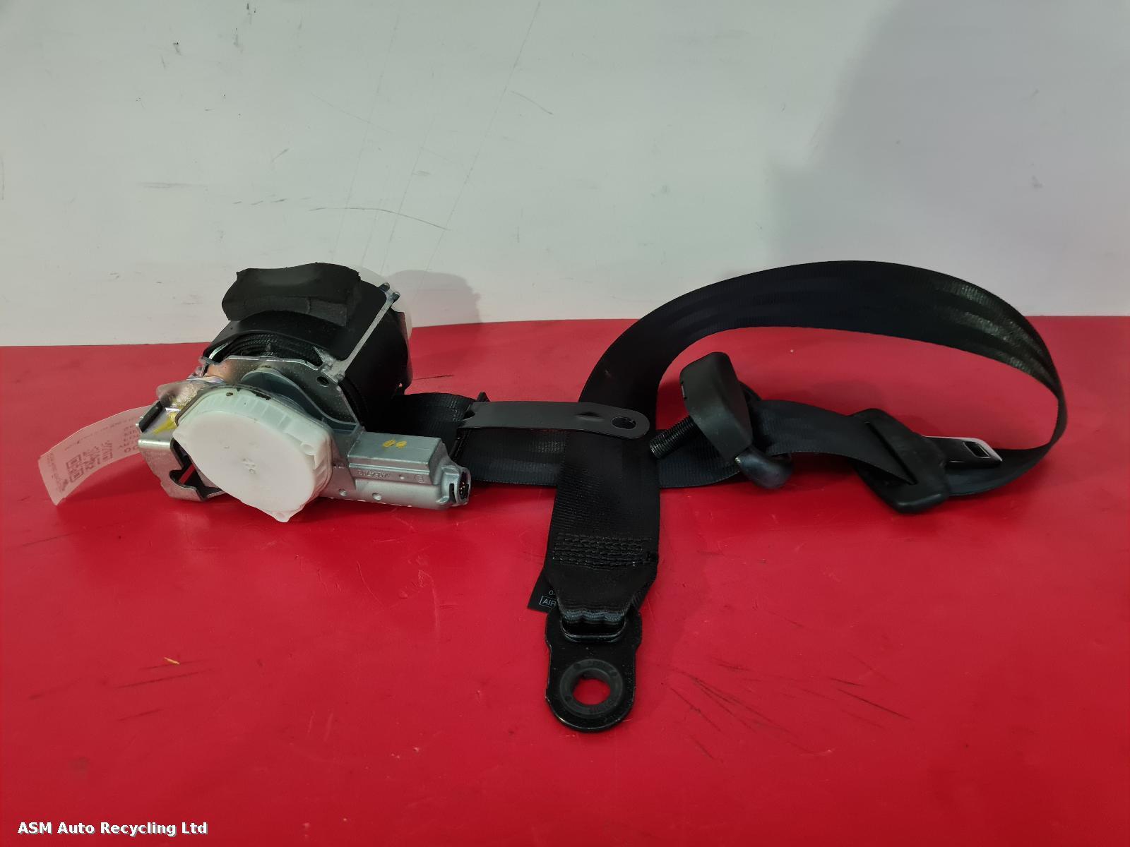 View Auto part Seat Belt Ford Fiesta 2010