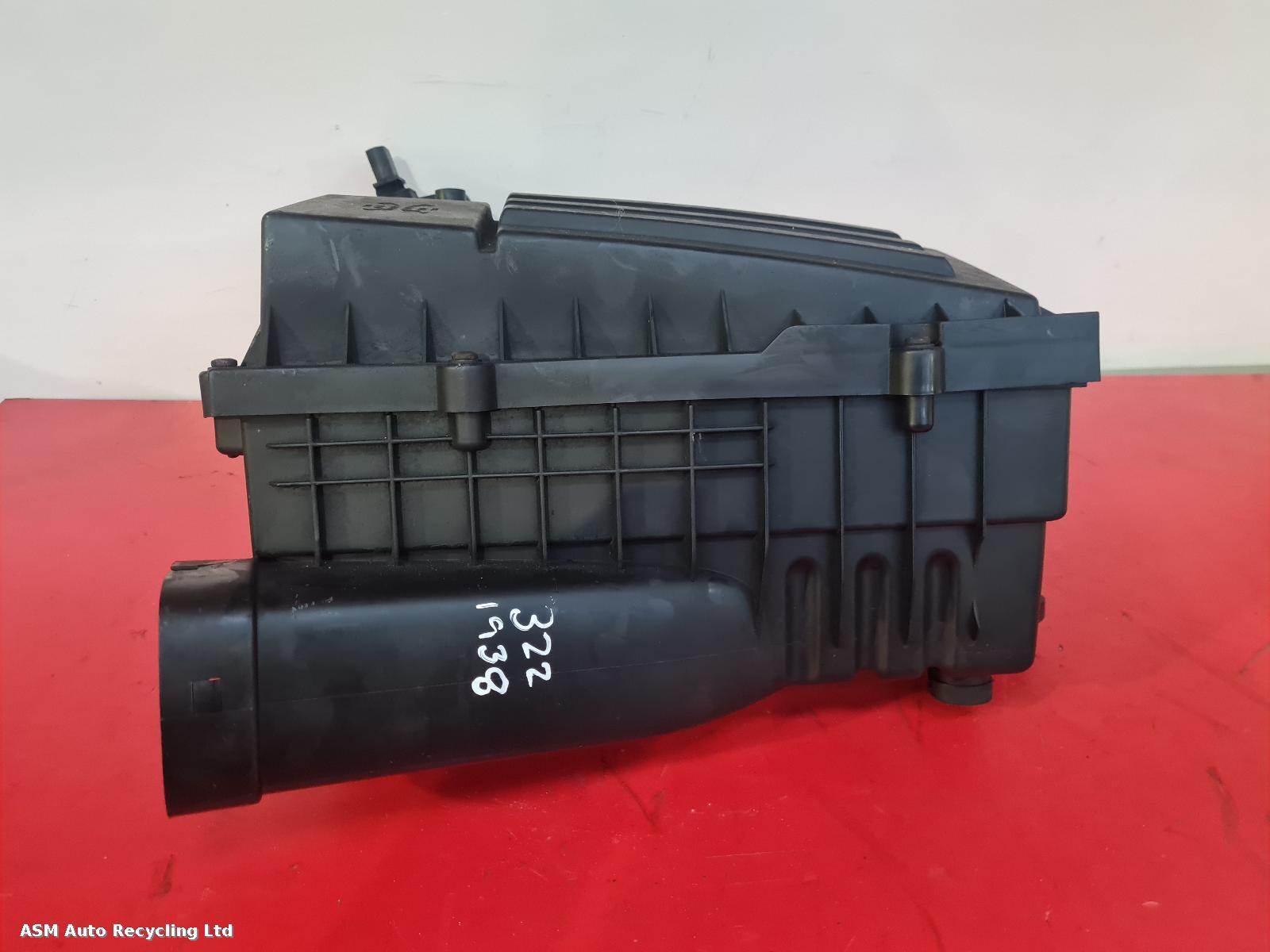 View Auto part Air Cleaner/Box Volkswagen Passat Cc 2009