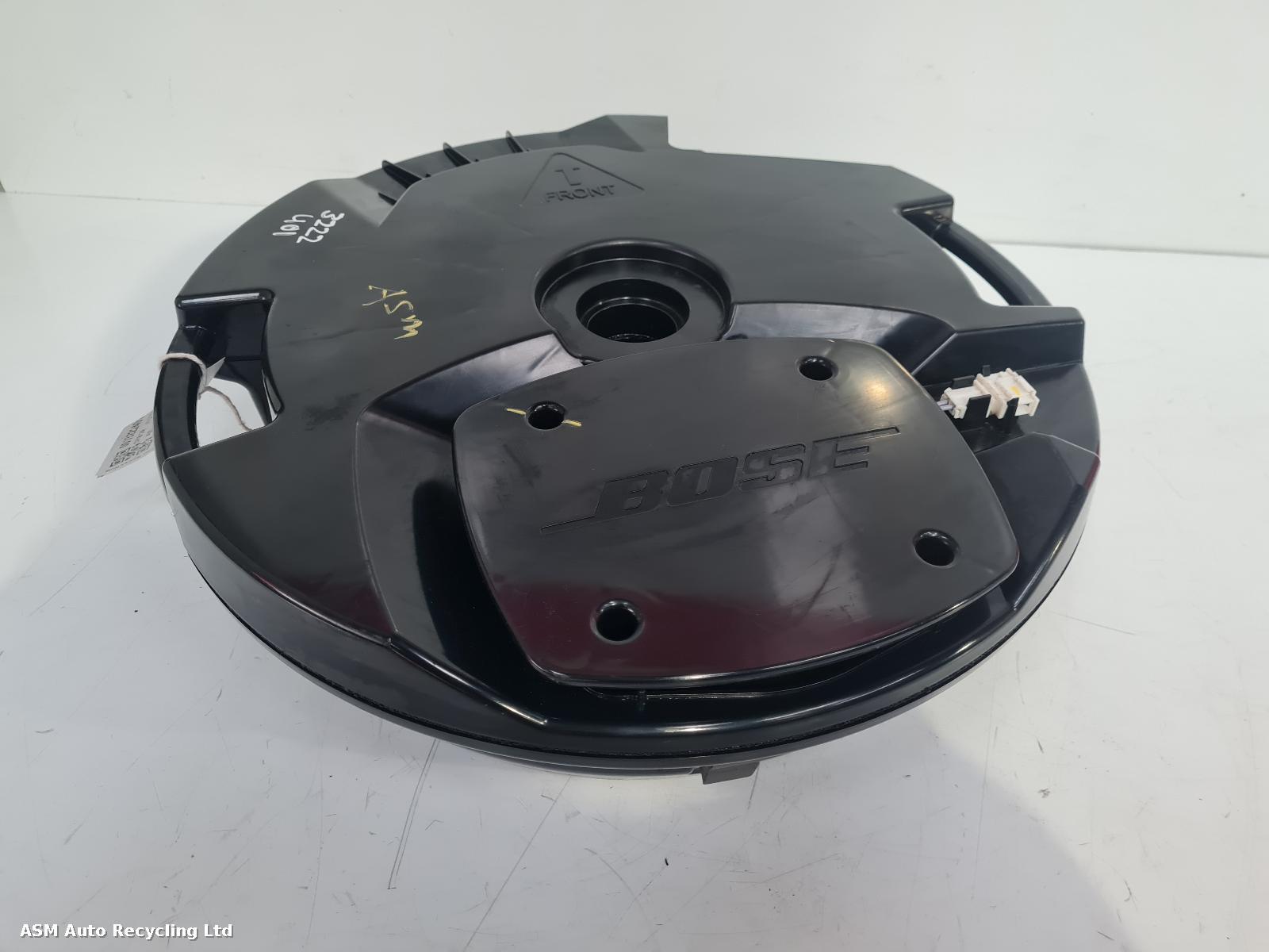 View Auto part Loud Speakers Audi Q3 2018