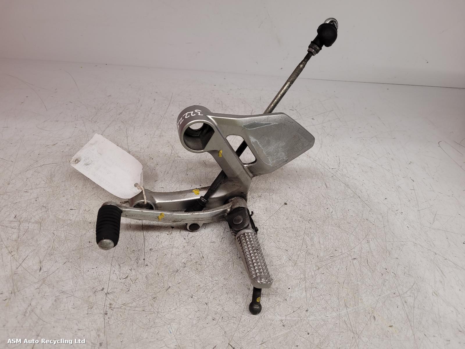 View Auto part Left Footrest Yamaha Mt-09 2016